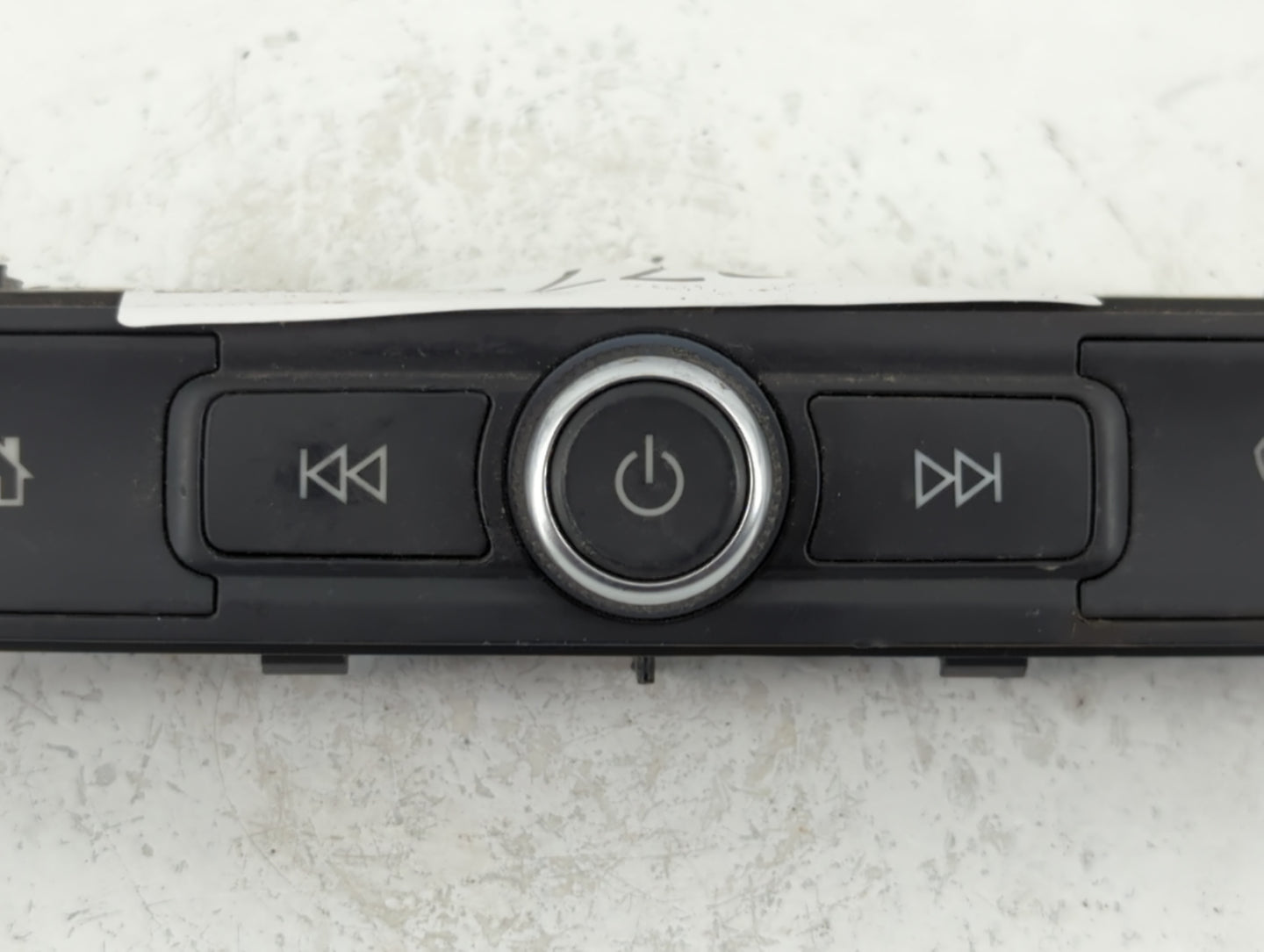 2019-2019 Chevrolet Silverado 1500 Radio Control Panel - Oemusedautoparts1.com