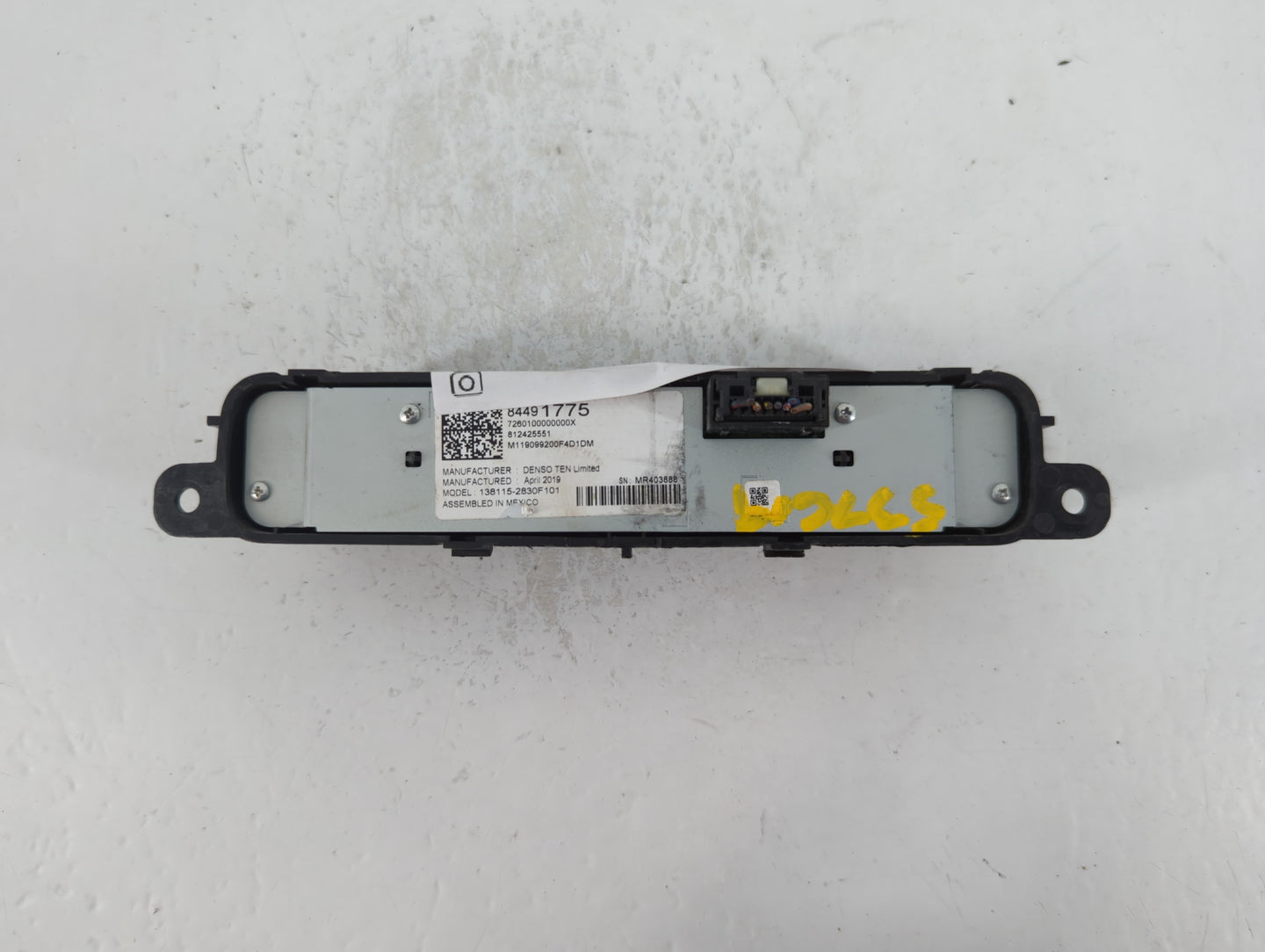 2019-2019 Chevrolet Silverado 1500 Radio Control Panel - Oemusedautoparts1.com