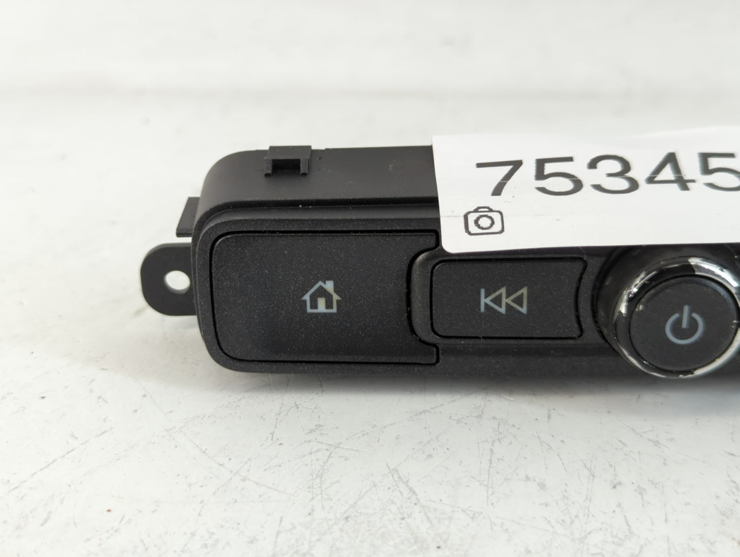 2016-2019 Chevrolet Silverado 1500 Radio AM FM Cd Player Receiver Replacement P/N:42516646 Fits Fits 2016 2017 2018 2019 OEM