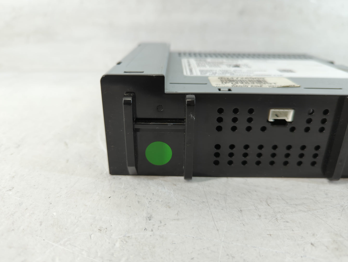 2019 Chevrolet Silverado 1500 Radio AM FM Cd Player Receiver Replacement P/N:42645351 Fits Fits 2018 2020 OEM Used Auto Part