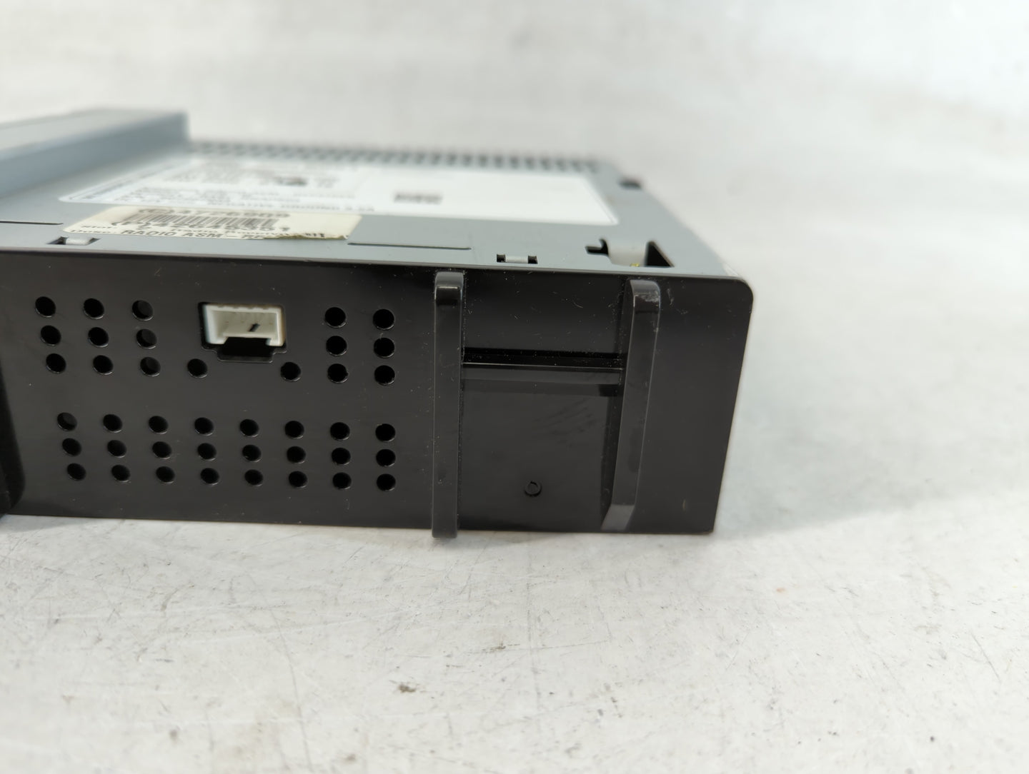 2019 Chevrolet Silverado 1500 Radio AM FM Cd Player Receiver Replacement P/N:42645351 Fits Fits 2018 2020 OEM Used Auto Part