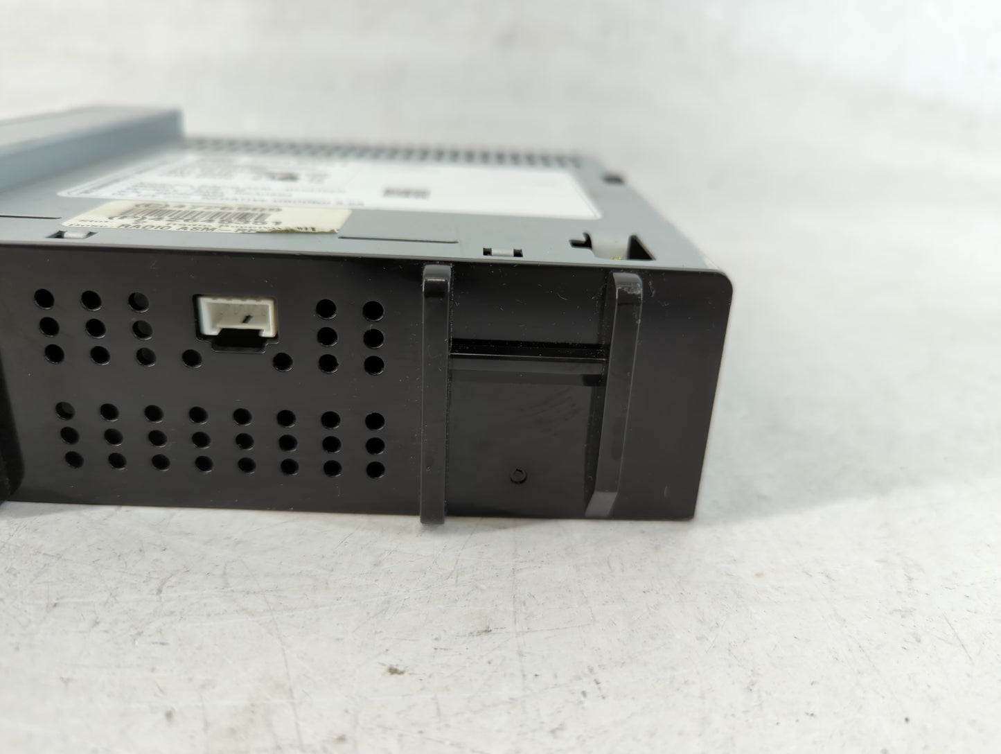 2019 Chevrolet Silverado 1500 Radio AM FM Cd Player Receiver Replacement P/N:42645351 Fits Fits 2018 2020 OEM Used Auto Part