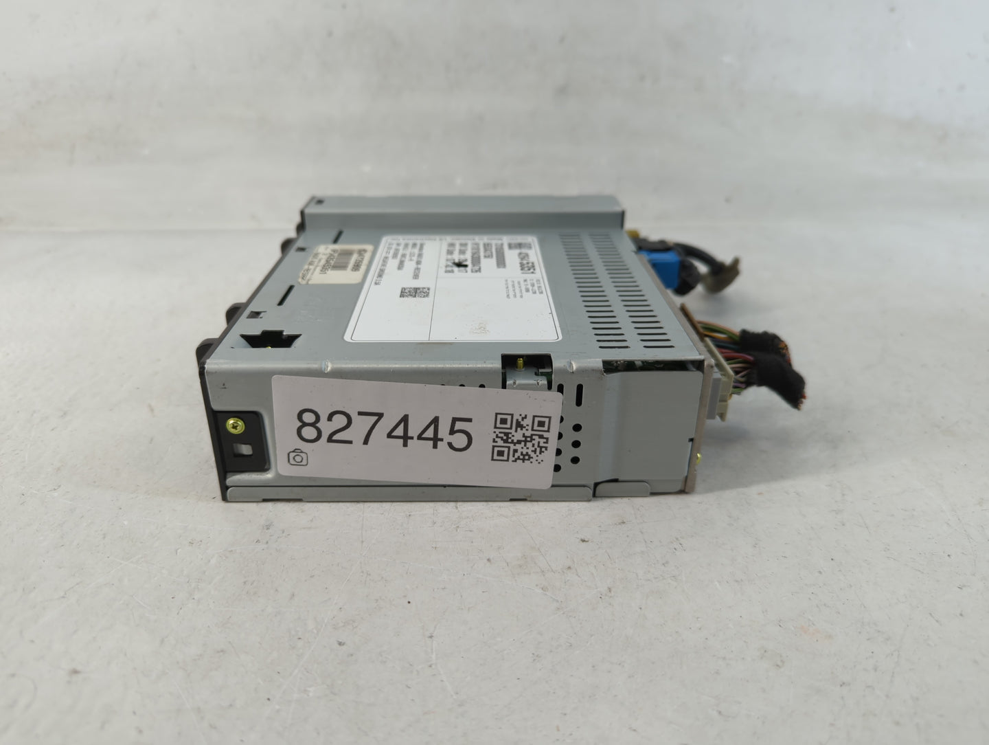 2019 Chevrolet Silverado 1500 Radio AM FM Cd Player Receiver Replacement P/N:42645351 Fits Fits 2018 2020 OEM Used Auto Part