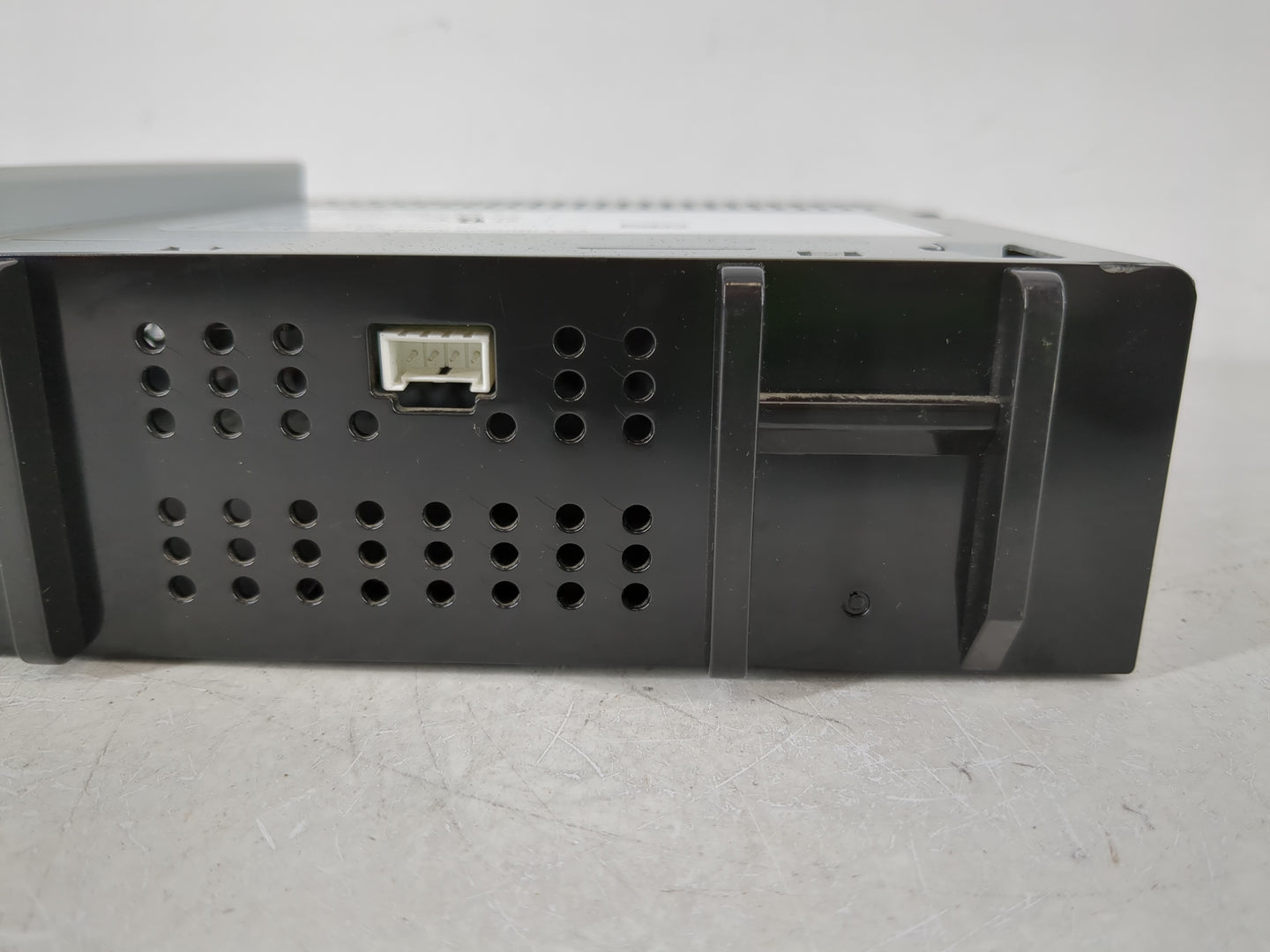 2016-2018 Chevrolet Silverado 2500 Radio AM FM Cd Player Receiver Replacement P/N:42554558 42516646 Fits Fits 2016 2017 2018