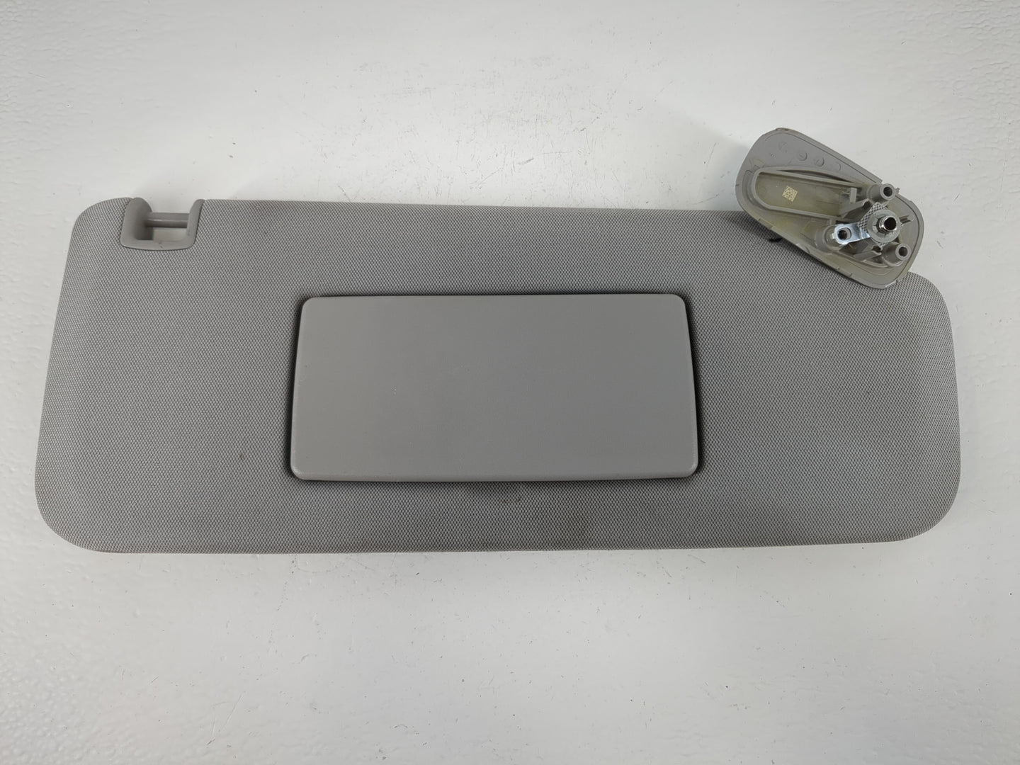 2015-2018 Chevrolet Silverado 2500 Sun Visor Shade Replacement Passenger Right Mirror Fits Fits 2014 2015 2016 2017 2018 201