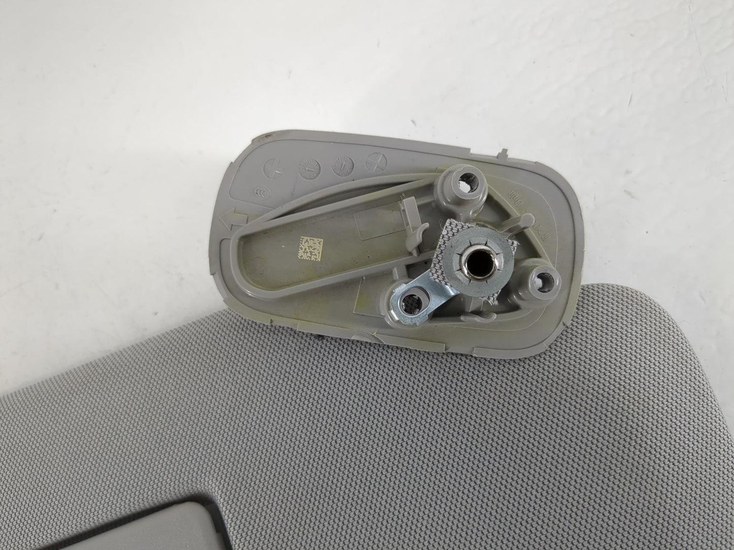 2015-2018 Chevrolet Silverado 2500 Sun Visor Shade Replacement Passenger Right Mirror Fits Fits 2014 2015 2016 2017 2018 201