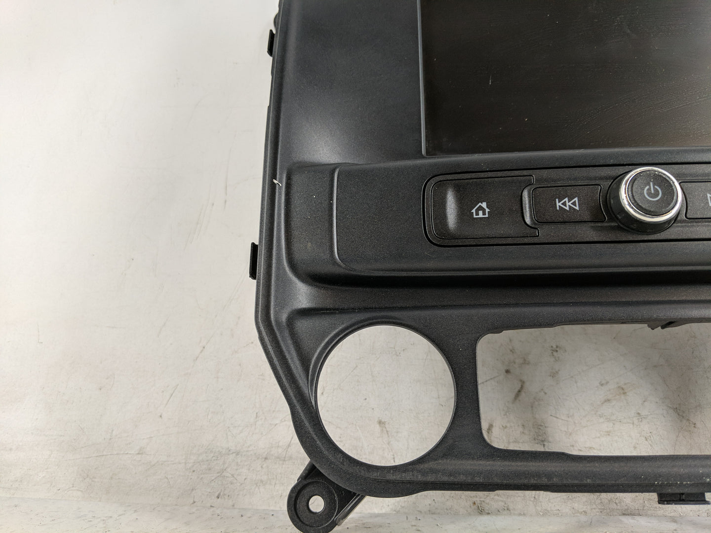 2017-2018 Chevrolet Silverado 2500 Radio Control Panel - Oemusedautoparts1.com