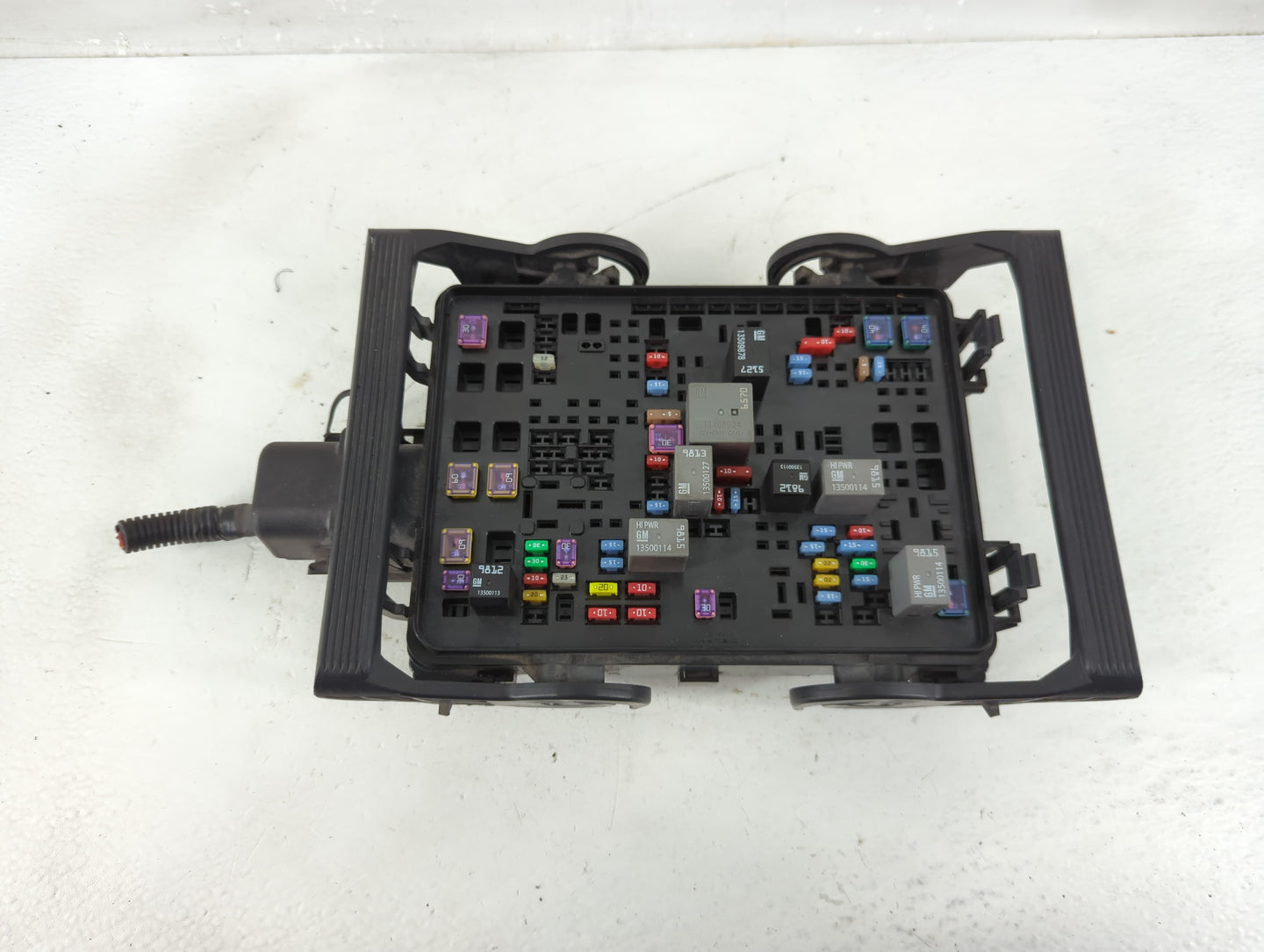 2017-2018 Chevrolet Silverado 2500 Fusebox Fuse Box Panel Relay Module Fits Fits 2017 2018 2019 OEM Used Auto Parts - Oemuse