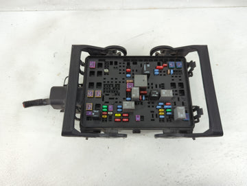 2017-2018 Chevrolet Silverado 2500 Fusebox Fuse Box Panel Relay Module Fits Fits 2017 2018 2019 OEM Used Auto Parts