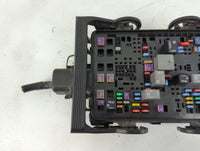 2017-2018 Chevrolet Silverado 2500 Fusebox Fuse Box Panel Relay Module Fits Fits 2017 2018 2019 OEM Used Auto Parts - Oemuse