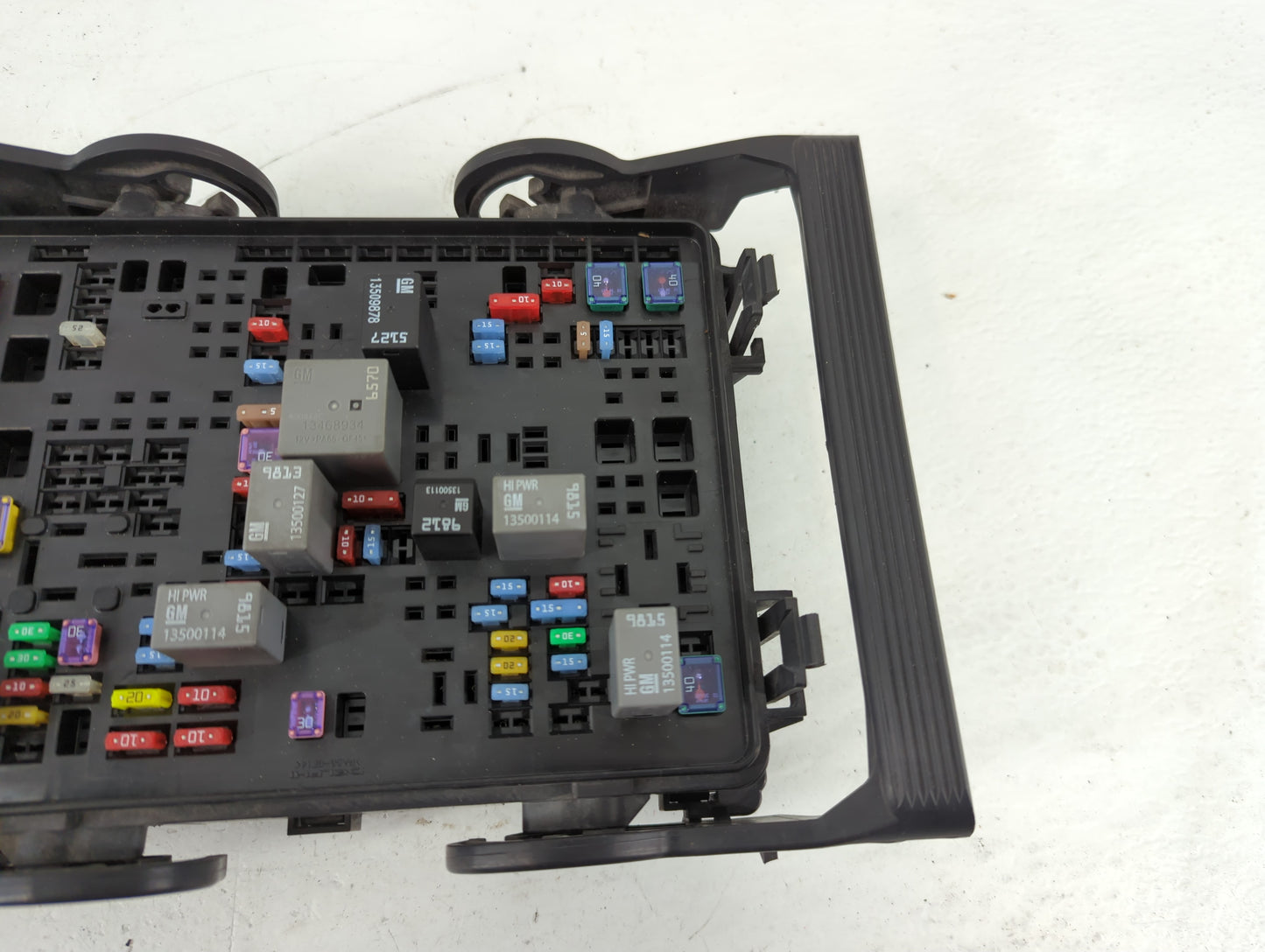2017-2018 Chevrolet Silverado 2500 Fusebox Fuse Box Panel Relay Module Fits Fits 2017 2018 2019 OEM Used Auto Parts - Oemuse