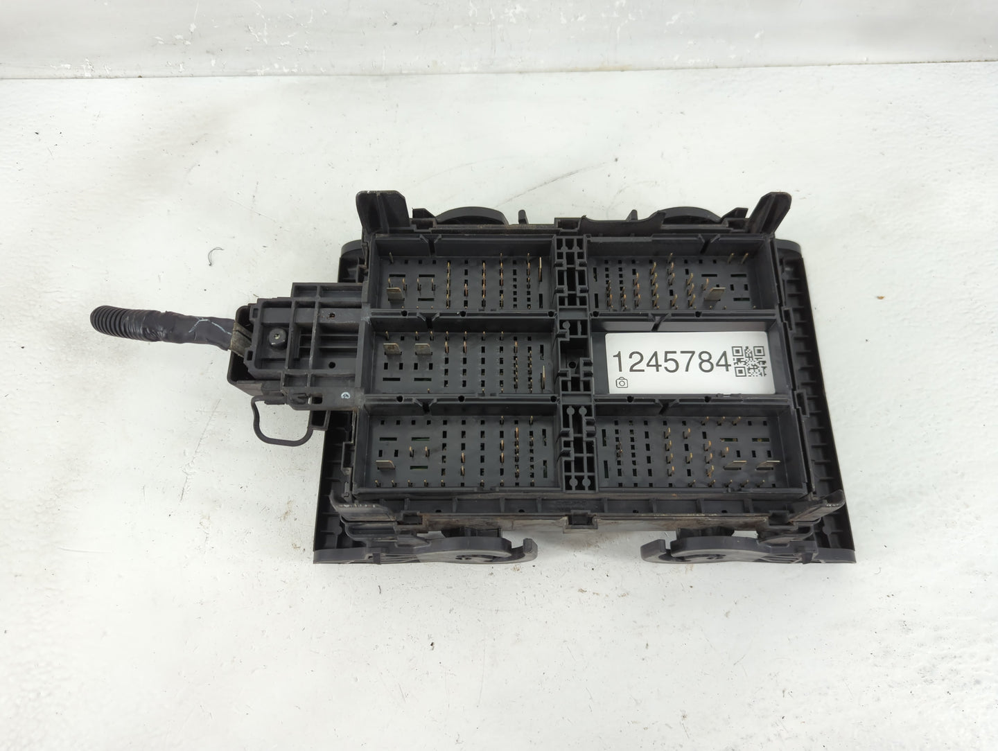 2017-2018 Chevrolet Silverado 2500 Fusebox Fuse Box Panel Relay Module Fits Fits 2017 2018 2019 OEM Used Auto Parts - Oemuse