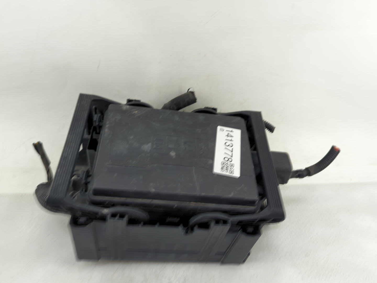 2017-2018 Chevrolet Silverado 2500 Fusebox Fuse Box Panel Relay Module Fits Fits 2017 2018 2019 OEM Used Auto Parts - Oemuse