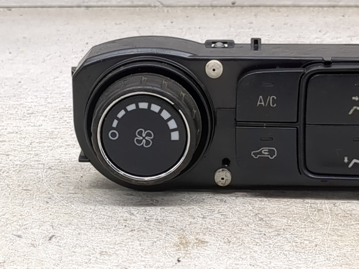 2015-2018 Chevrolet Silverado 2500 Climate Control Module Temperature AC/Heater Replacement P/N:84199205 Fits OEM Used Auto 