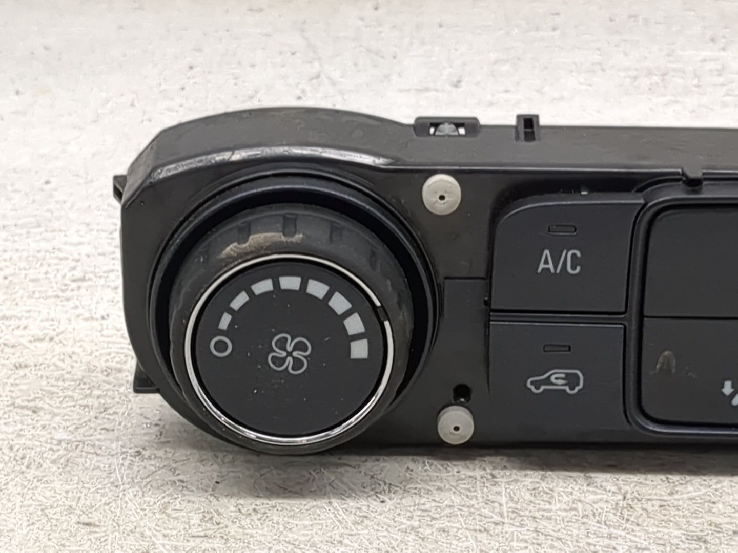 2015-2018 Chevrolet Silverado 2500 Climate Control Module Temperature AC/Heater Replacement P/N:84199205 Fits OEM Used Auto 