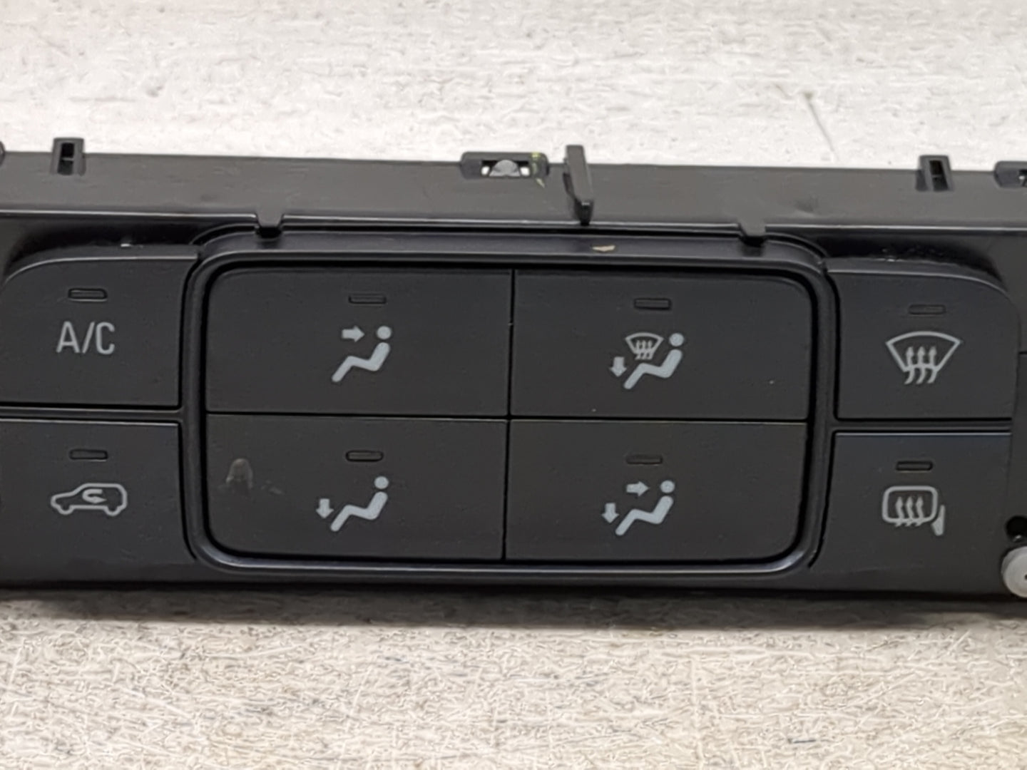 2015-2018 Chevrolet Silverado 2500 Climate Control Module Temperature AC/Heater Replacement P/N:84199205 Fits OEM Used Auto 