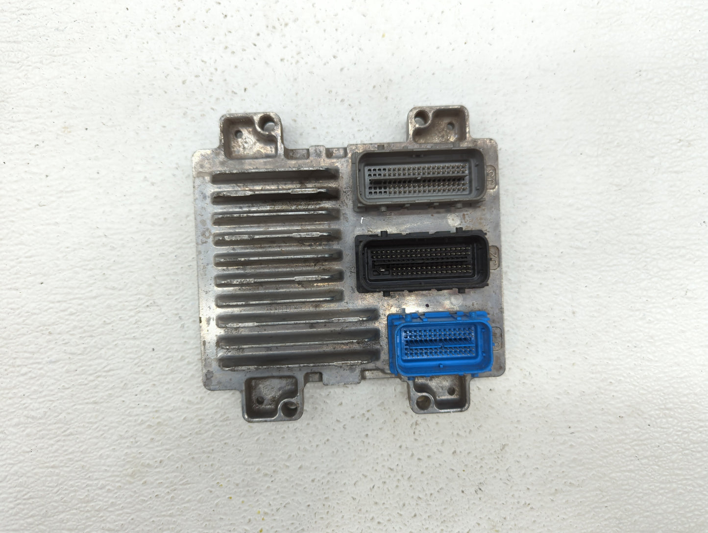 2019 Chevrolet Silverado 2500 PCM Engine Control Computer ECU ECM PCU OEM P/N:12697793 12706635, 12679097 Fits Fits 2017 201