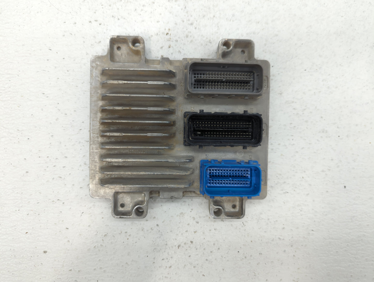 2019 Chevrolet Silverado 2500 PCM Engine Control Computer ECU ECM PCU OEM P/N:12695102 12668986 Fits Fits 2017 2018 2020 202