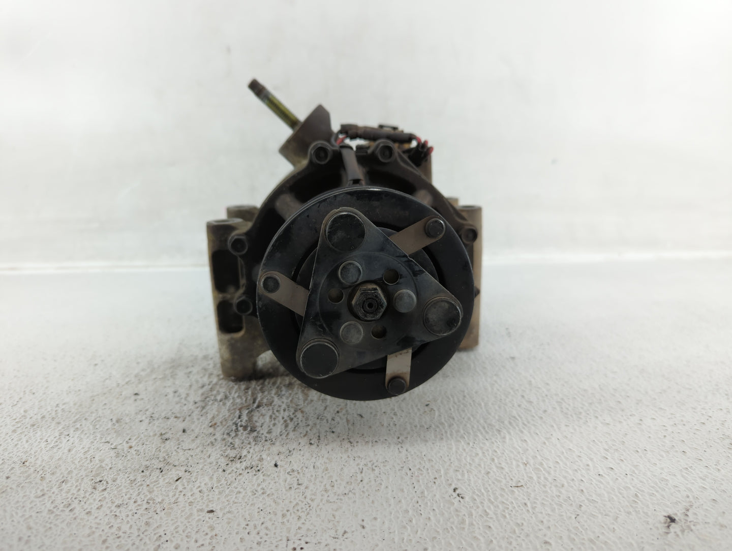 2017-2018 Chevrolet Silverado 2500 Air Conditioning A/c Ac Compressor Oem - Oemusedautoparts1.com