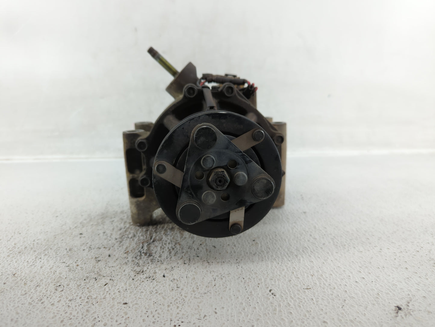 2017-2018 Chevrolet Silverado 2500 Air Conditioning A/c Ac Compressor Oem - Oemusedautoparts1.com