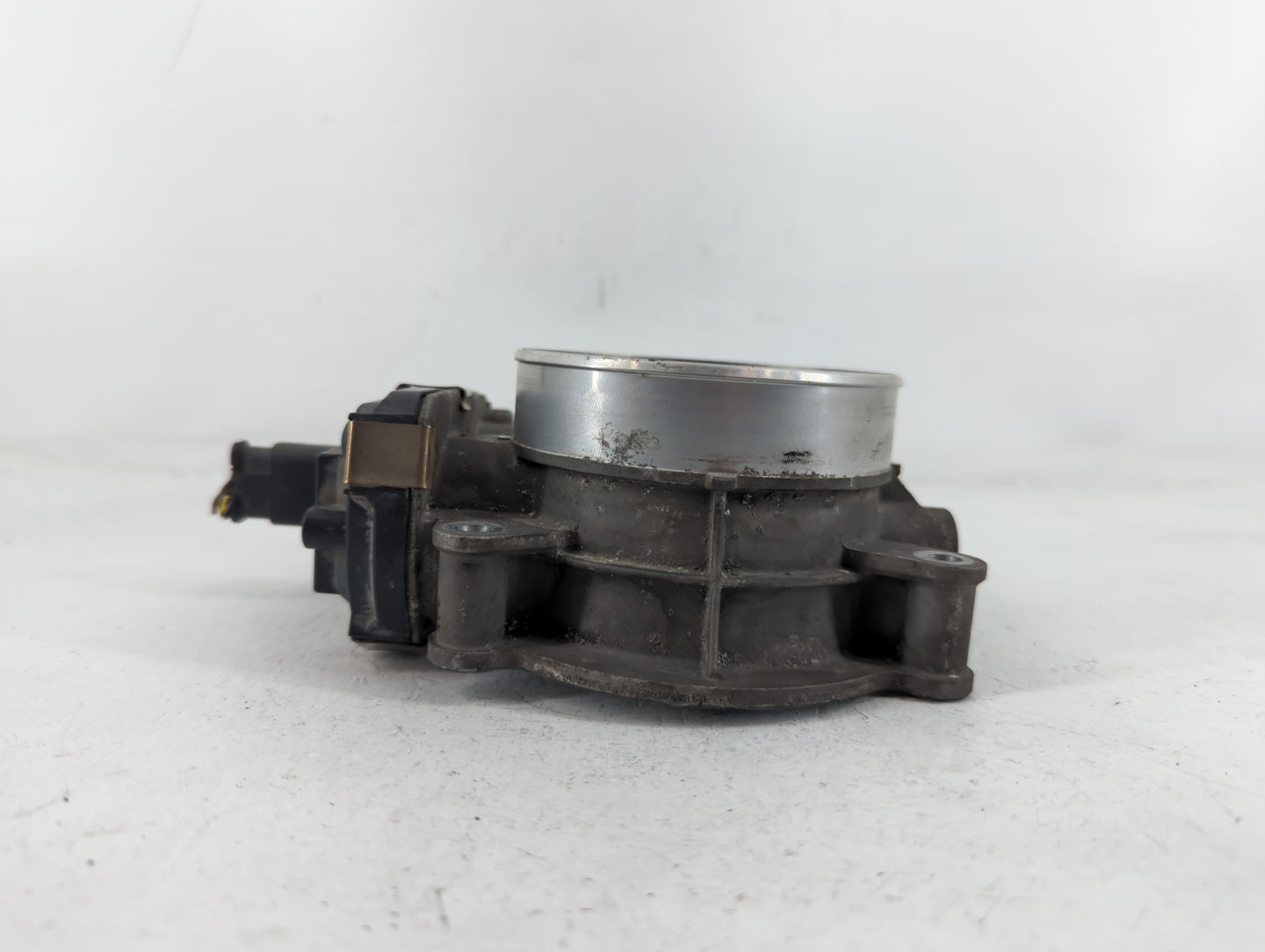 2016-2018 Chevrolet Silverado 3500 Throttle Body P/N:12678312 Fits Fits 2014 2015 2016 2017 2018 2019 2020 2021 2022 OEM Use