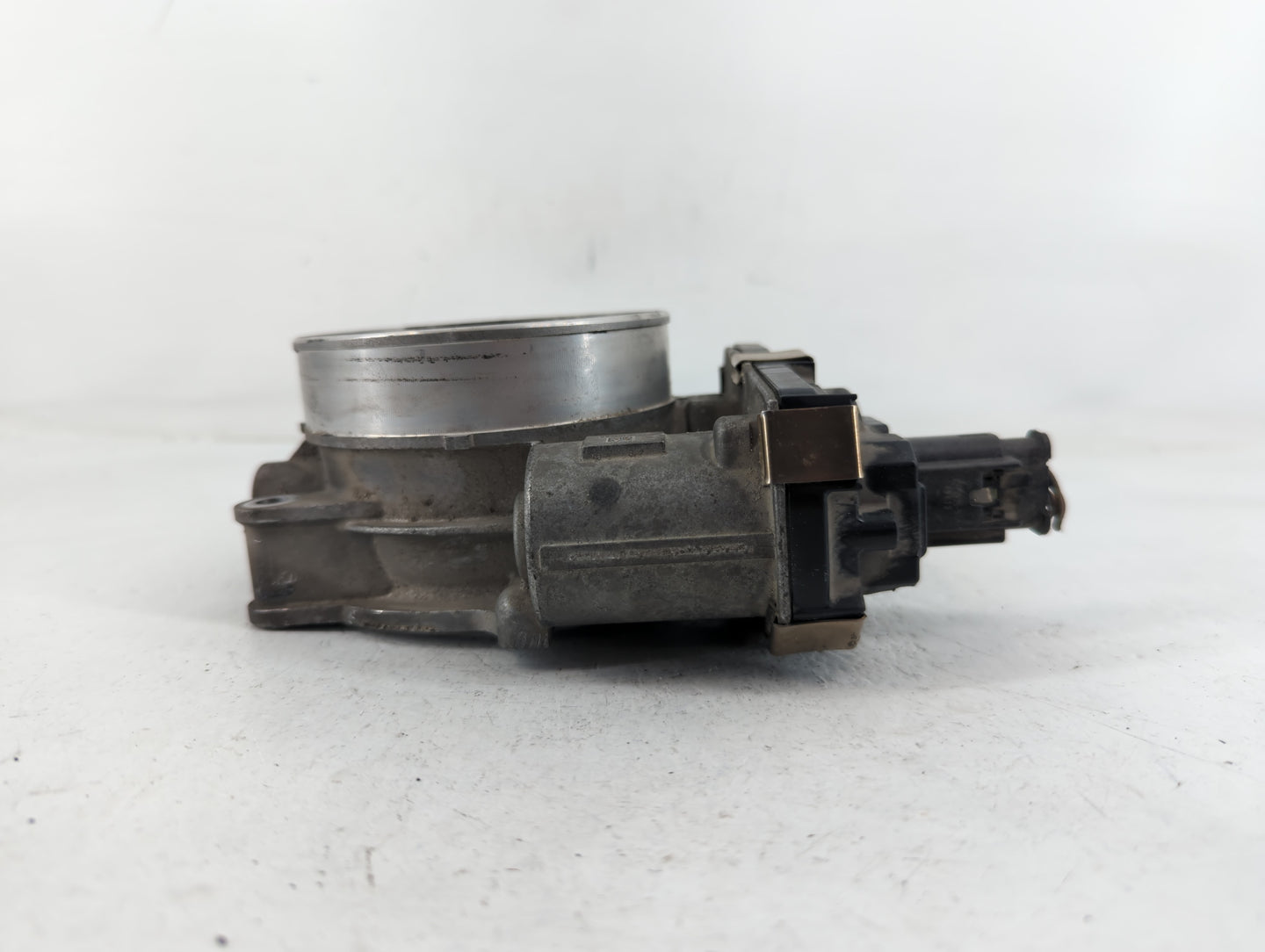 2016-2018 Chevrolet Silverado 3500 Throttle Body P/N:12678312 Fits Fits 2014 2015 2016 2017 2018 2019 2020 2021 2022 OEM Use