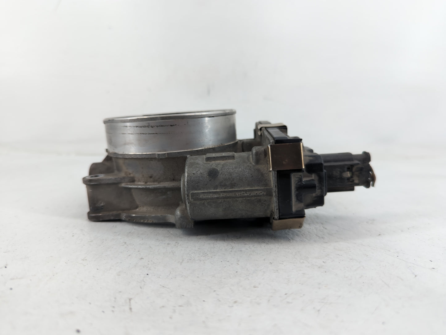 2016-2018 Chevrolet Silverado 3500 Throttle Body P/N:12678312 Fits Fits 2014 2015 2016 2017 2018 2019 2020 2021 2022 OEM Use