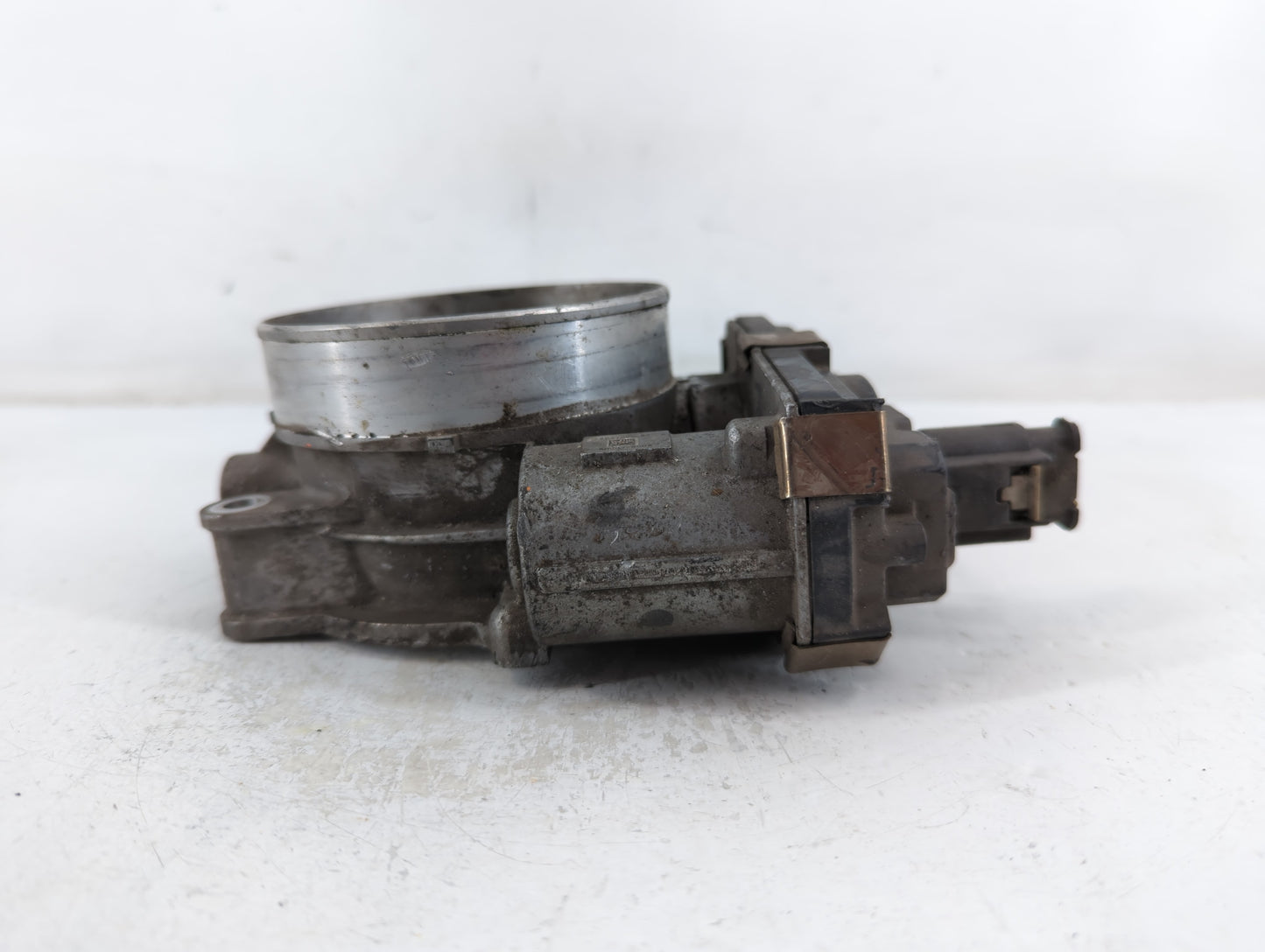 2016-2018 Chevrolet Silverado 3500 Throttle Body P/N:12678312 Fits Fits 2014 2015 2016 2017 2018 2019 2020 2021 2022 OEM Use