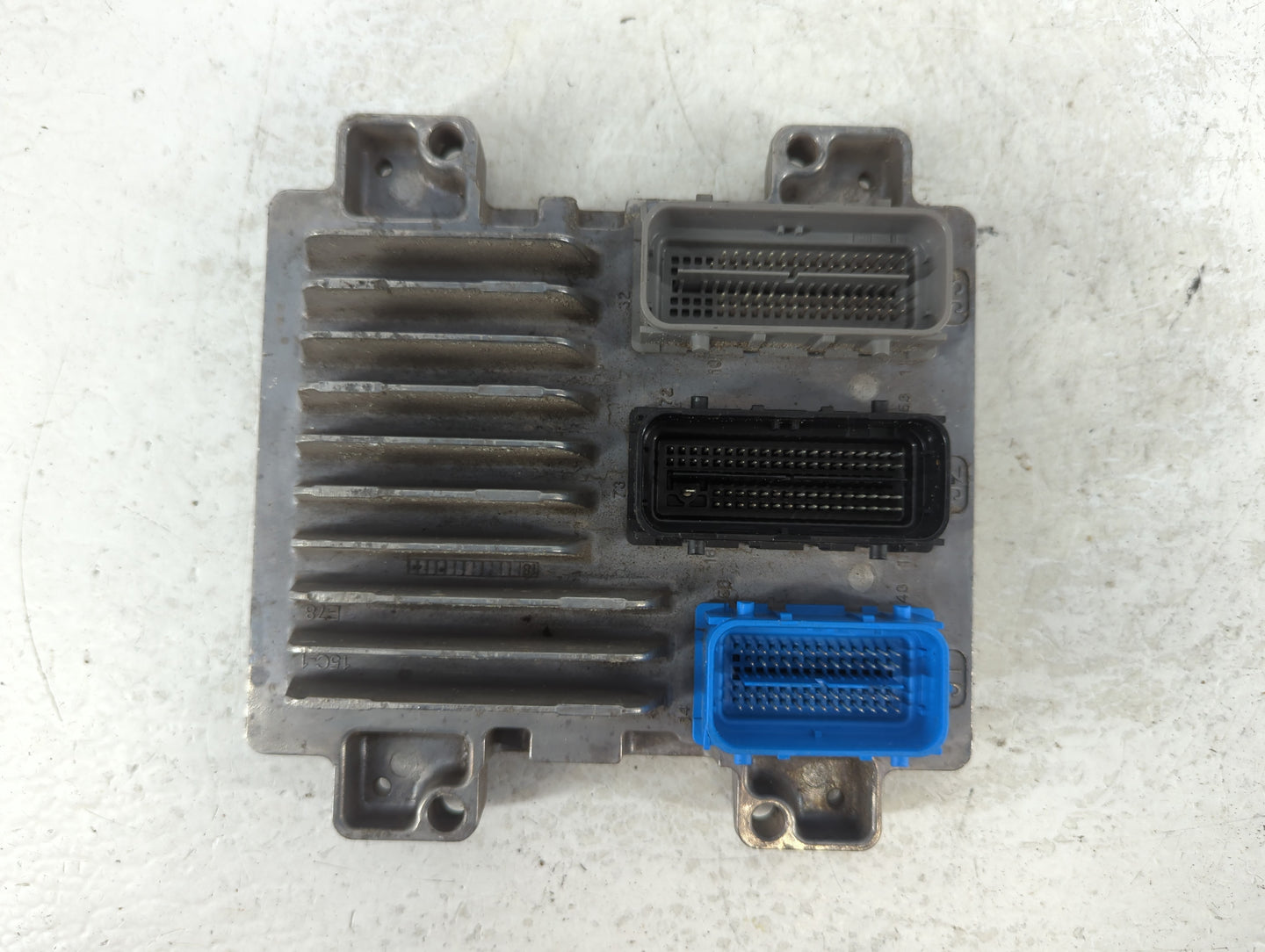 2017-2018 Chevrolet Silverado 3500 PCM Engine Control Computer ECU ECM PCU OEM P/N:12695102 12692201 Fits OEM Used Auto Part