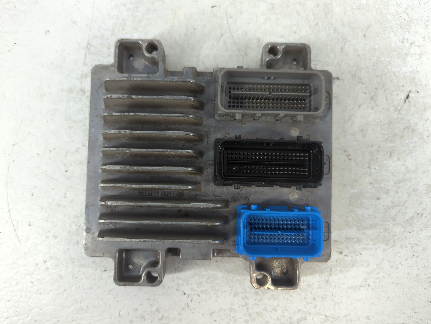 2017-2018 Chevrolet Silverado 3500 PCM Engine Control Computer ECU ECM PCU OEM P/N:12695102 12692201 Fits OEM Used Auto Part