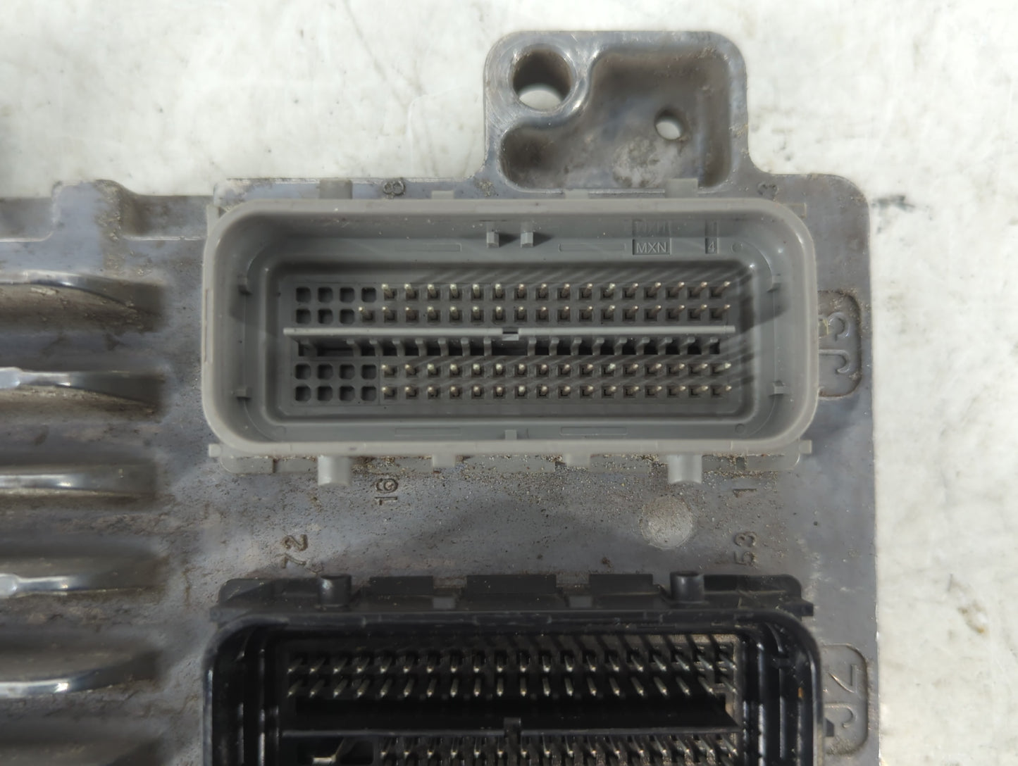 2017-2018 Chevrolet Silverado 3500 PCM Engine Control Computer ECU ECM PCU OEM P/N:12695102 12692201 Fits OEM Used Auto Part