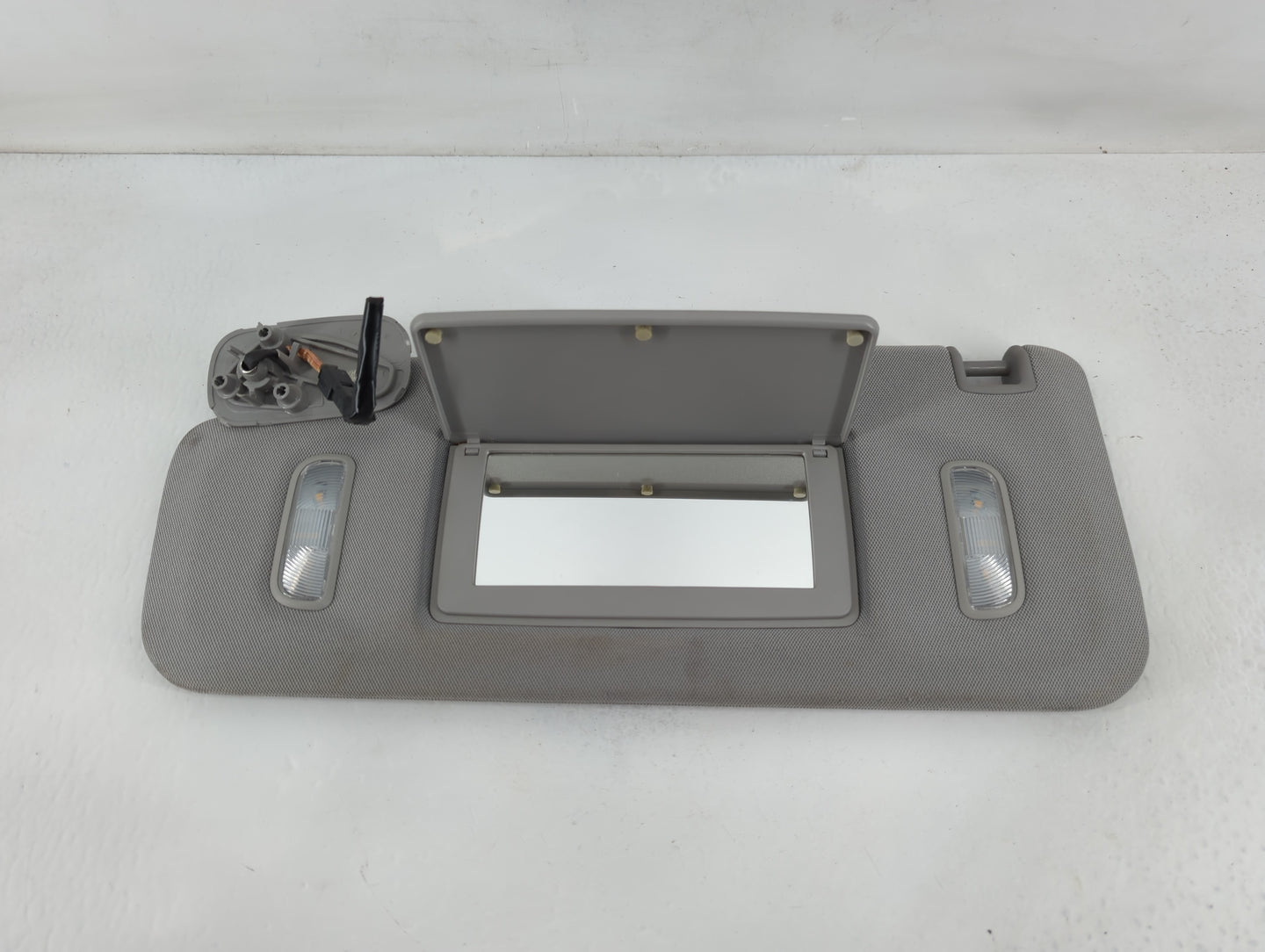 2015-2018 Chevrolet Silverado 3500 Sun Visor Shade Replacement Driver Left Mirror Fits Fits 2014 2015 2016 2017 2018 2019 OE