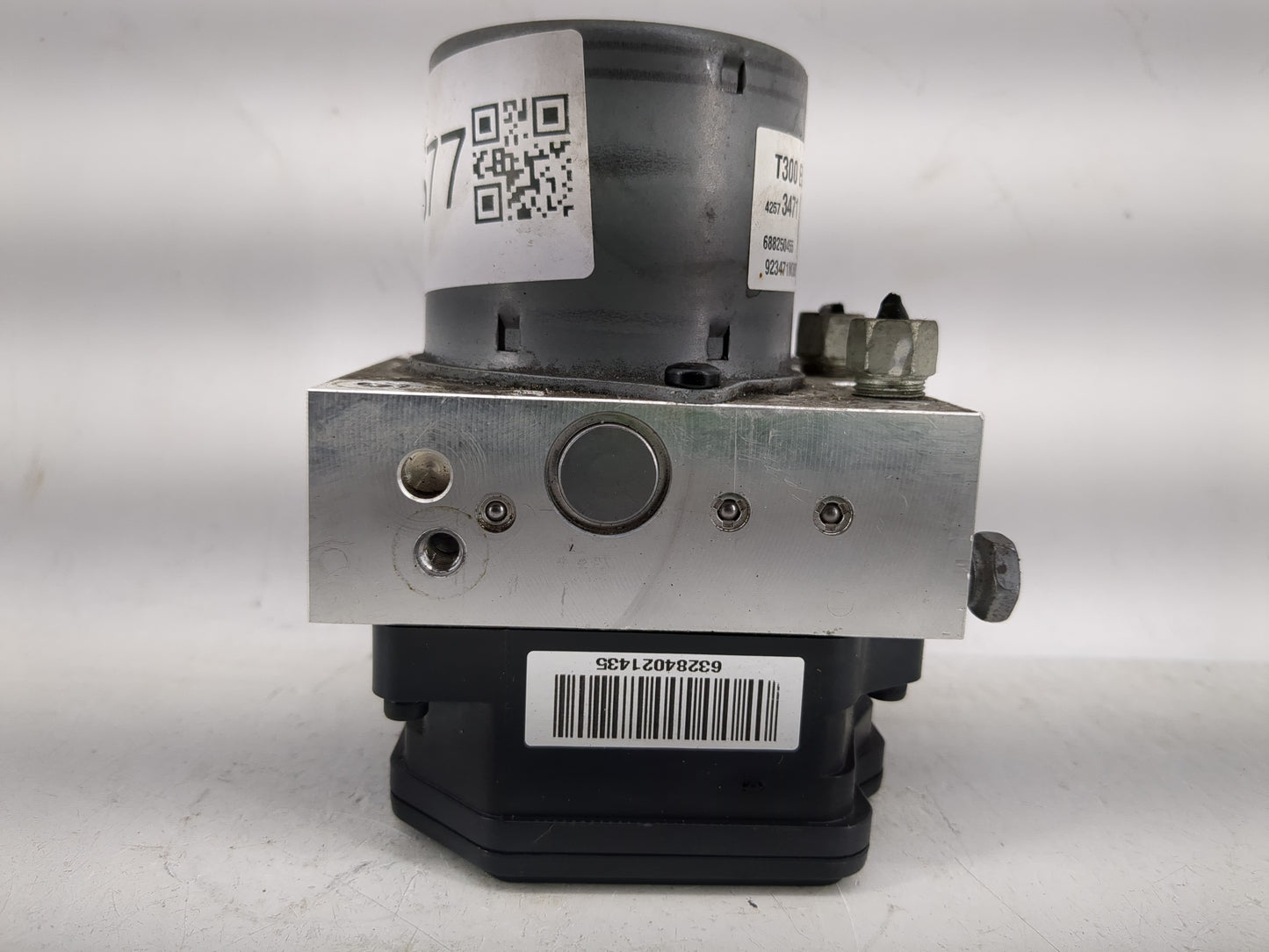 2017-2019 Chevrolet Sonic ABS Pump Control Module Replacement P/N:42573471 Fits Fits 2017 2018 2019 OEM Used Auto Parts - Oe