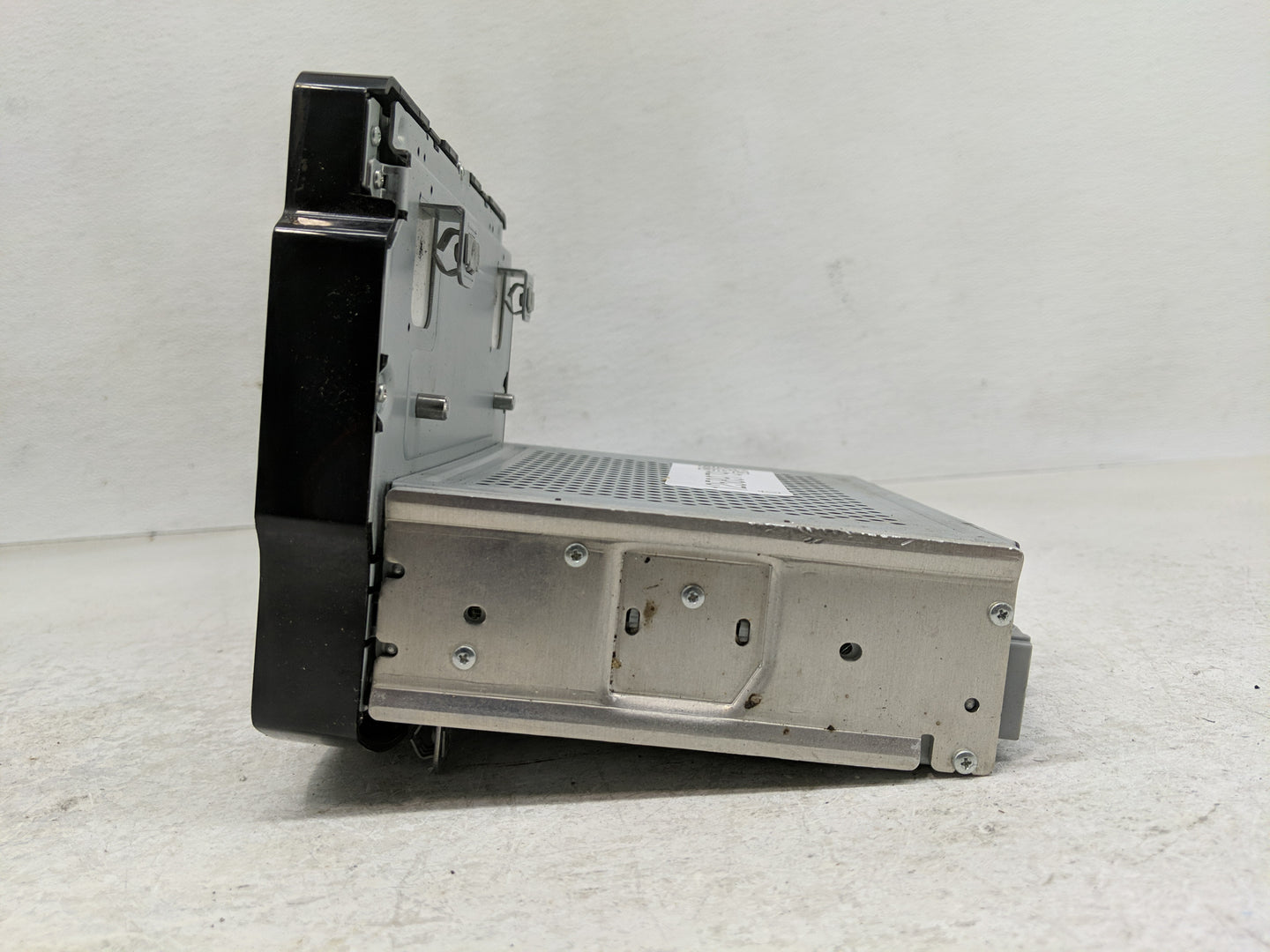 2018-2019 Chevrolet Sonic Radio AM FM Cd Player Receiver Replacement P/N:84479949 Fits Fits 2018 2019 OEM Used Auto Parts - 