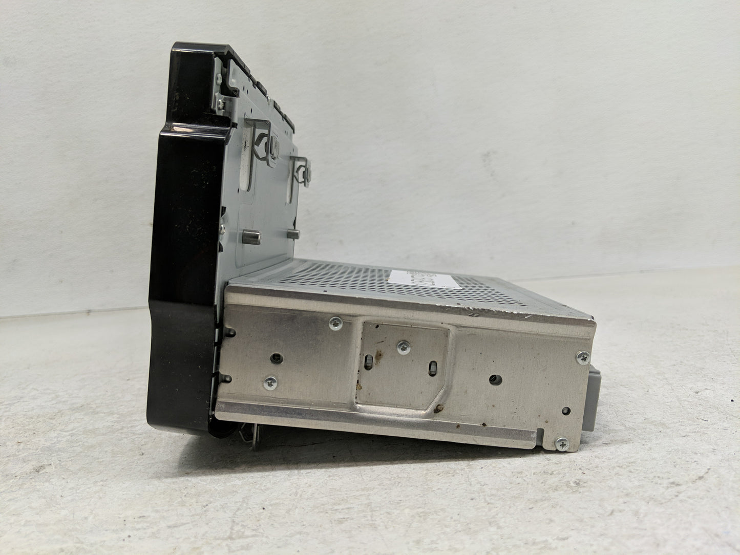 2018-2019 Chevrolet Sonic Radio AM FM Cd Player Receiver Replacement P/N:84479949 Fits Fits 2018 2019 OEM Used Auto Parts - 