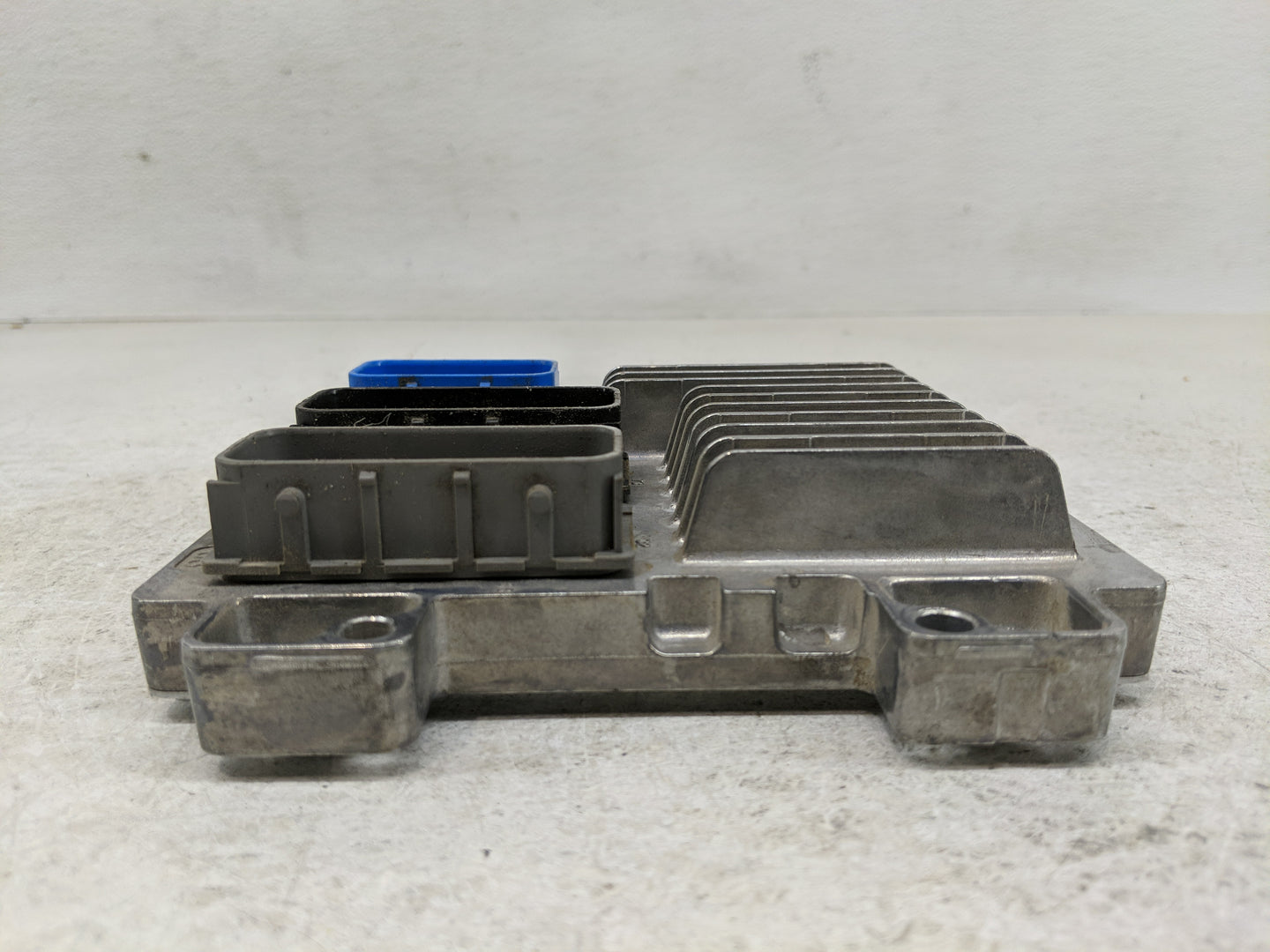 2017-2019 Chevrolet Sonic PCM Engine Control Computer ECU ECM PCU OEM P/N:12695536 Fits Fits 2017 2018 2019 2020 2021 OEM Us