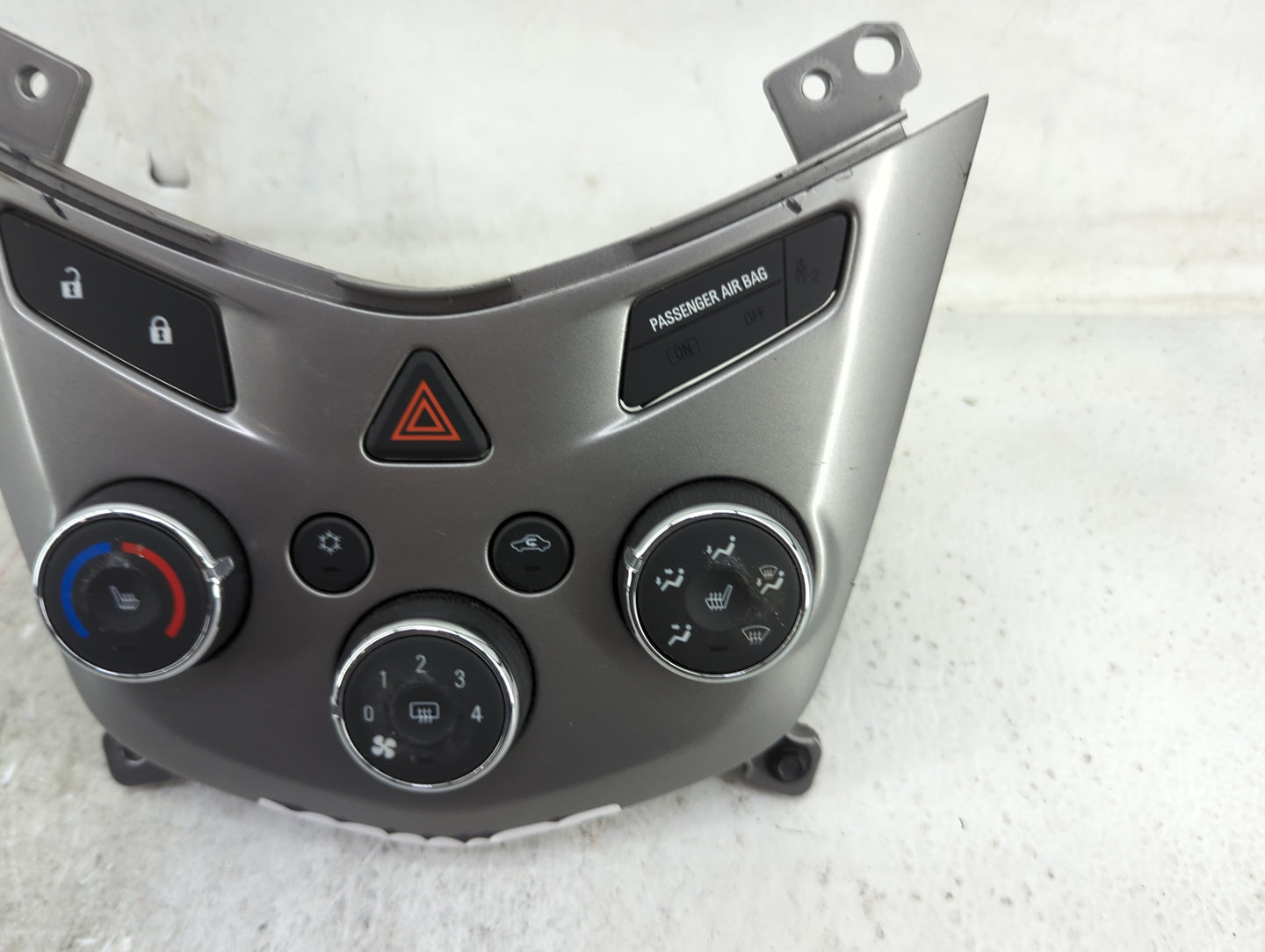 2017-2019 Chevrolet Sonic Climate Control Module Temperature AC/Heater Replacement P/N:42521801 3239800000000X Fits OEM Used