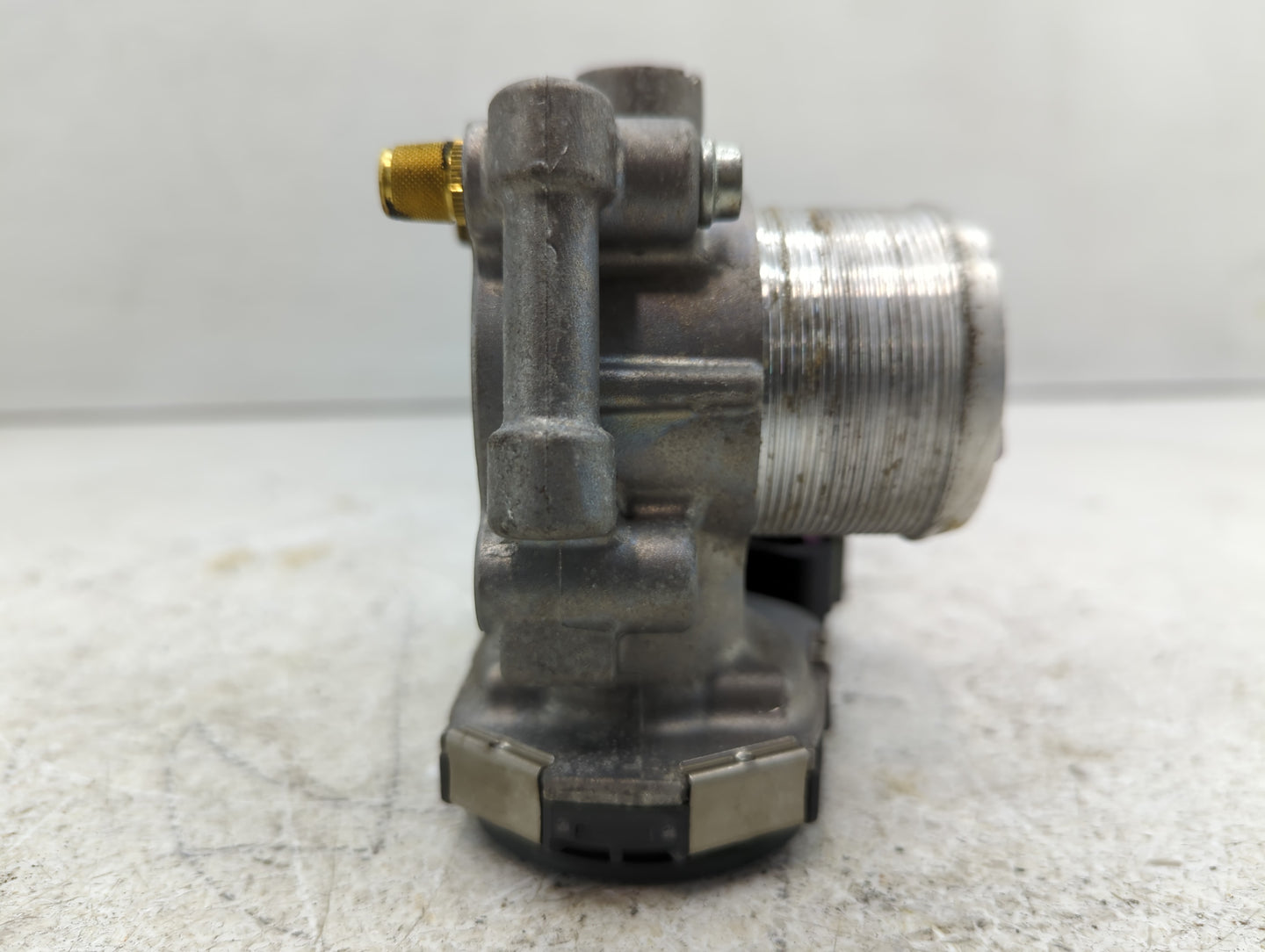 2012-2019 Chevrolet Sonic Throttle Body P/N:55565489 Fits Fits 2011 2012 2013 2014 2015 2016 2017 2018 2019 2020 2021 OEM Us