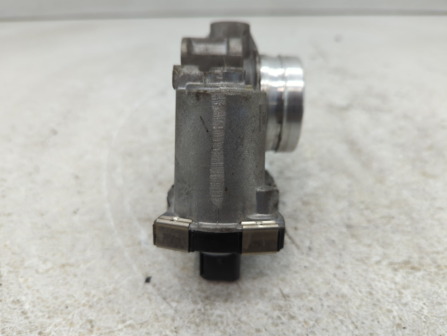 2012-2019 Chevrolet Sonic Throttle Body P/N:55565489 Fits Fits 2011 2012 2013 2014 2015 2016 2017 2018 2019 2020 2021 OEM Us