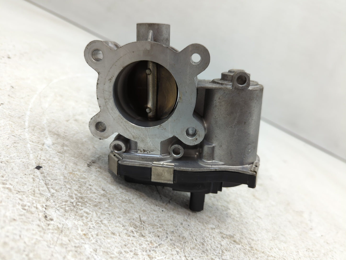 2012-2019 Chevrolet Sonic Throttle Body P/N:55565489 Fits Fits 2011 2012 2013 2014 2015 2016 2017 2018 2019 2020 2021 OEM Us