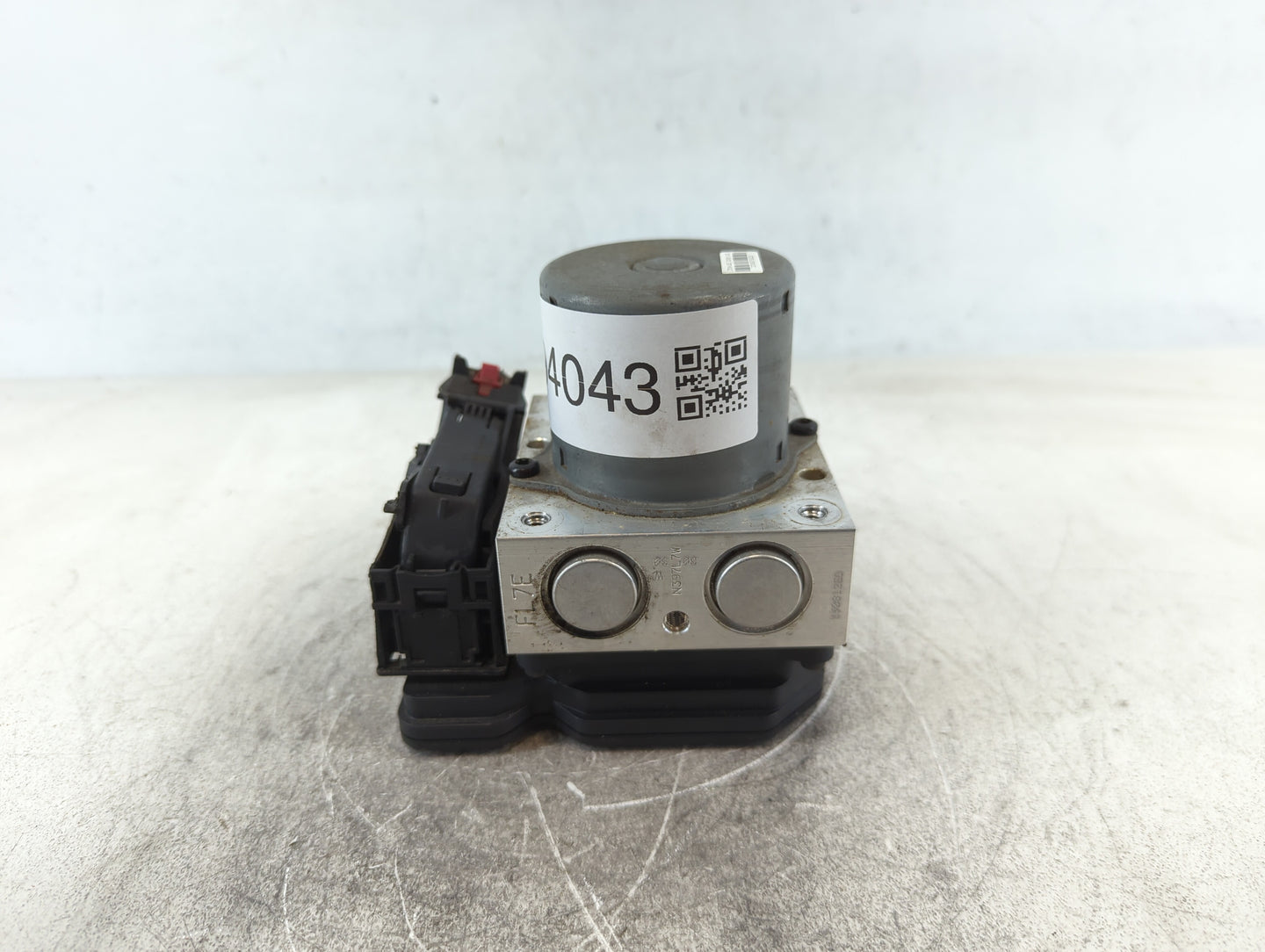 2017-2019 Chevrolet Sonic ABS Pump Control Module Replacement P/N:42573471 Fits Fits 2017 2018 2019 OEM Used Auto Parts - Oe