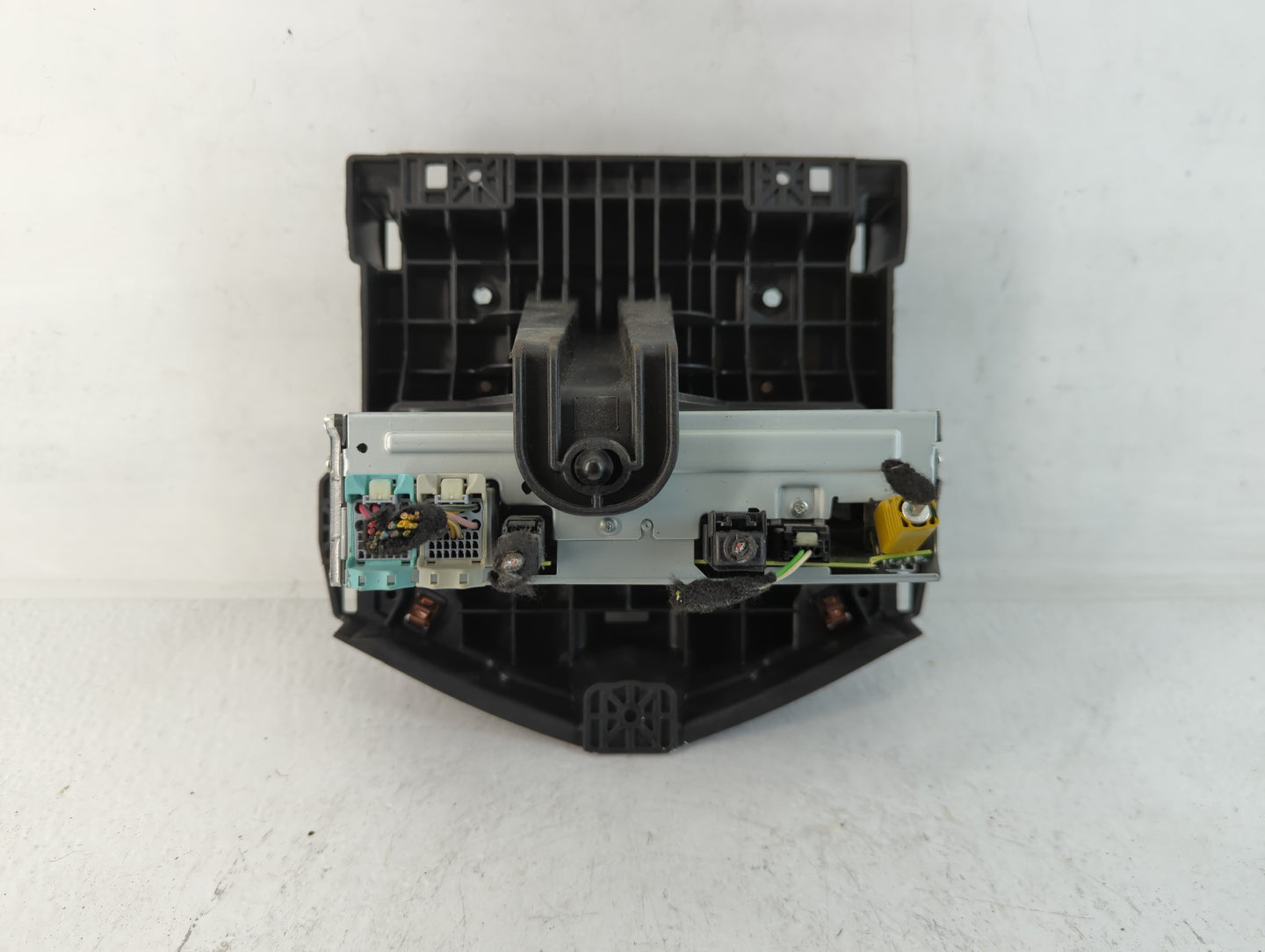 2018-2019 Chevrolet Sonic Am Fm Cd Player Radio Receiver - Oemusedautoparts1.com