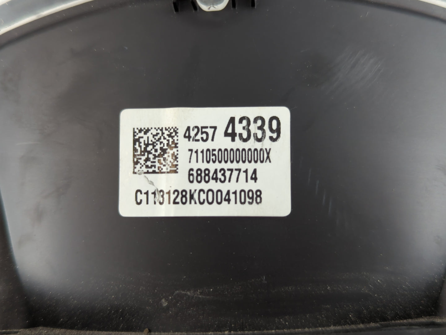 2017-2019 Chevrolet Sonic Instrument Cluster Speedometer Gauges P/N:688437714 42574339 Fits Fits 2017 2018 2019 OEM Used Aut