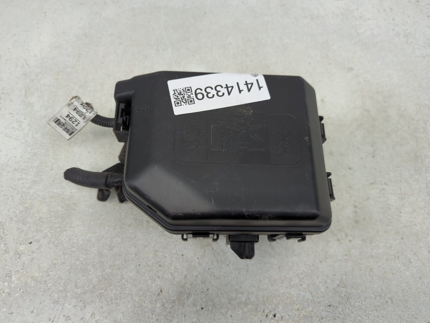 2017-2019 Chevrolet Spark Fusebox Fuse Box Panel Relay Module P/N:42686362 Fits Fits 2017 2018 2019 OEM Used Auto Parts - Oe