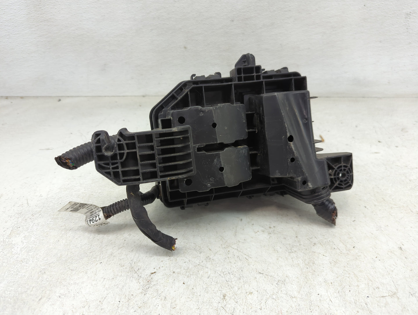 2017-2019 Chevrolet Spark Fusebox Fuse Box Panel Relay Module P/N:42686362 Fits Fits 2017 2018 2019 OEM Used Auto Parts - Oe