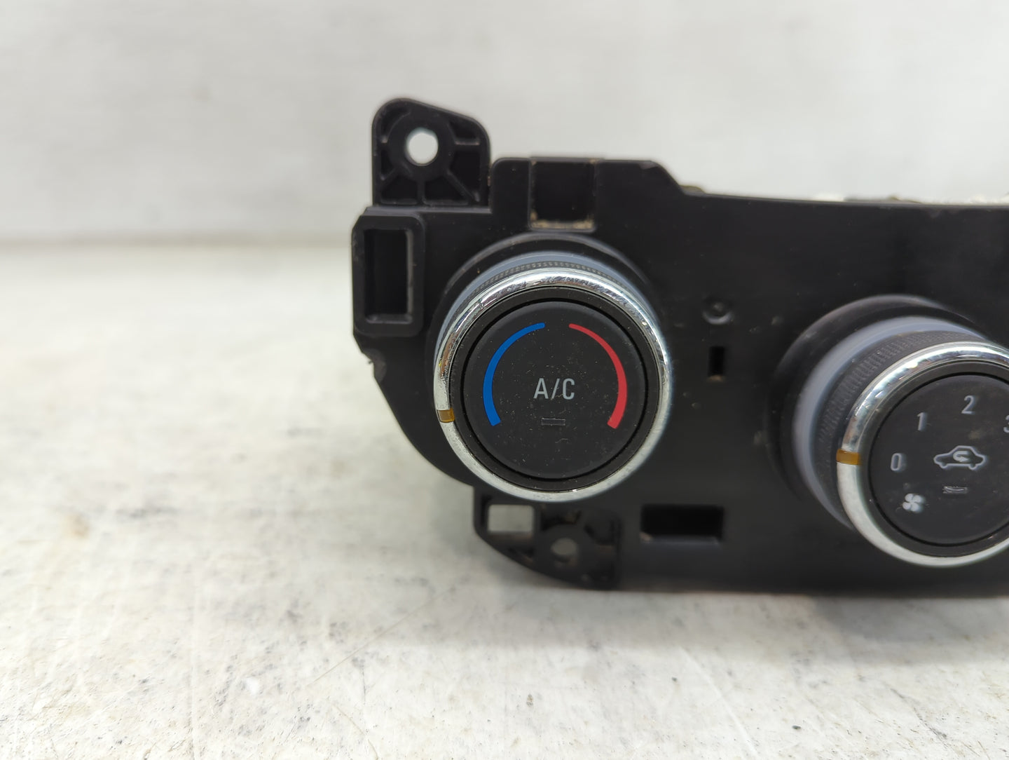 2019-2022 Chevrolet Spark Climate Control Module Temperature AC/Heater Replacement P/N:42620151 Fits Fits 2019 2020 2021 202