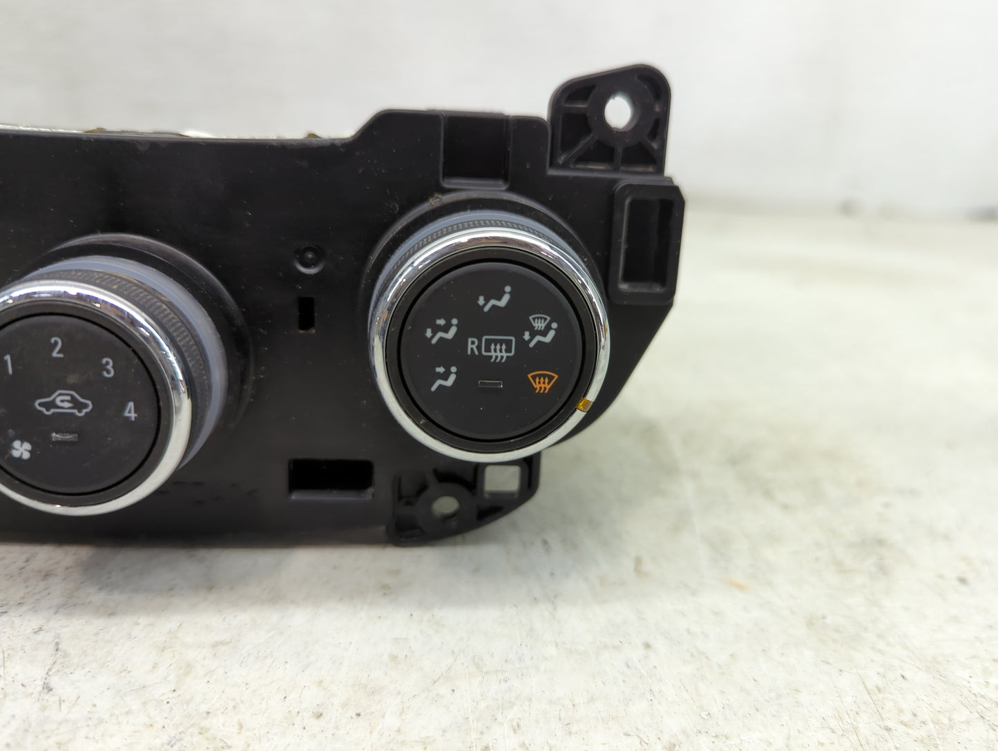 2019-2022 Chevrolet Spark Climate Control Module Temperature AC/Heater Replacement P/N:42620151 Fits Fits 2019 2020 2021 202