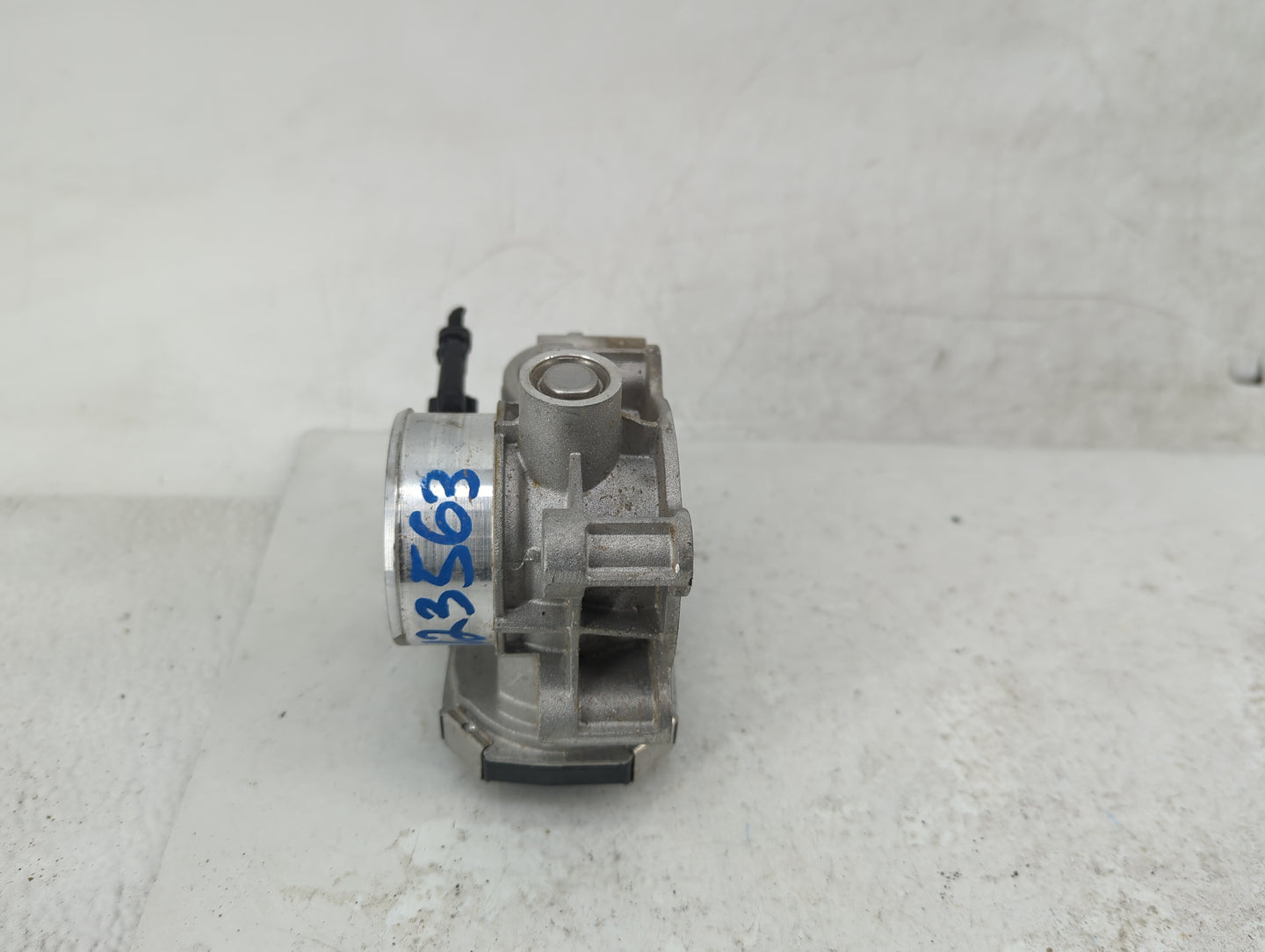 2016-2022 Chevrolet Spark Throttle Body P/N:12673014 Fits Fits 2016 2017 2018 2019 2020 2021 2022 OEM Used Auto Parts - Oemu