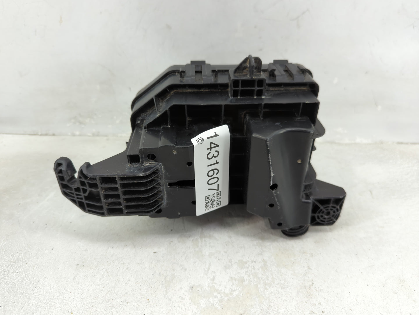 2019 Chevrolet Spark Fusebox Fuse Box Panel Relay Module P/N:42686362 Fits OEM Used Auto Parts - Oemusedautoparts1.com