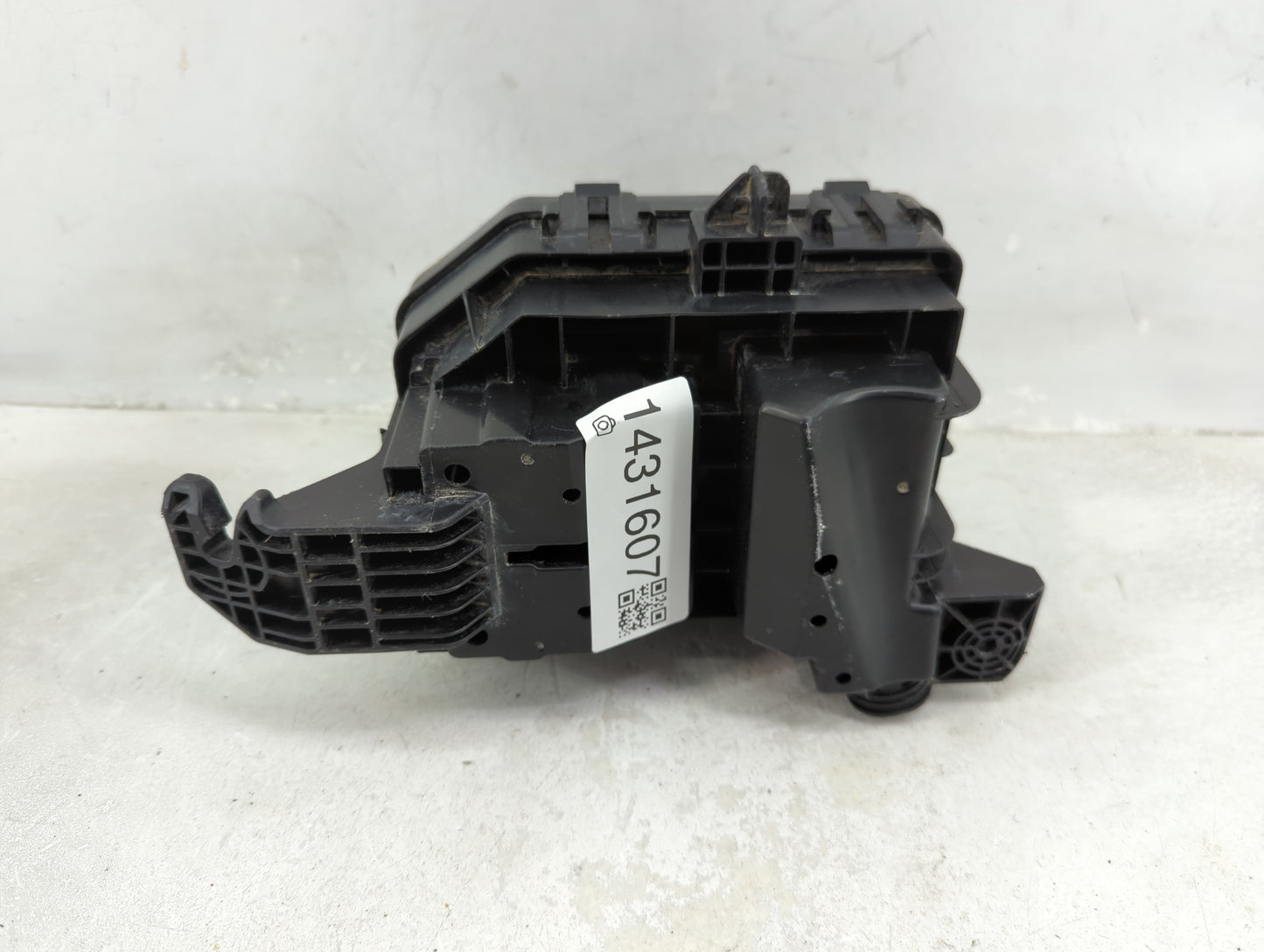 2019 Chevrolet Spark Fusebox Fuse Box Panel Relay Module P/N:42686362 Fits OEM Used Auto Parts - Oemusedautoparts1.com